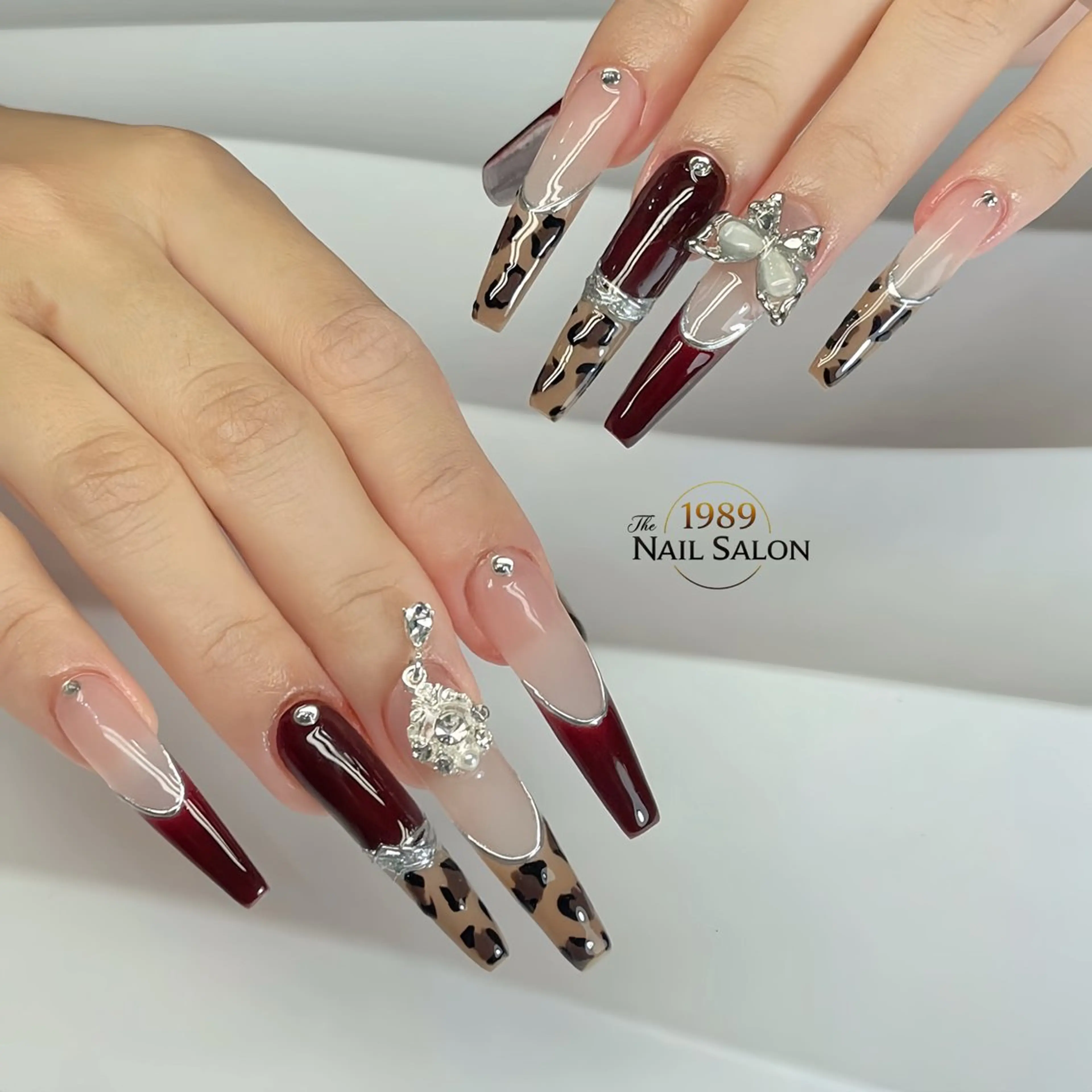 ネイル ロングネイル スーパーロングネイル ハンドネイル The 1989 Nail Salonのネイルデザイン