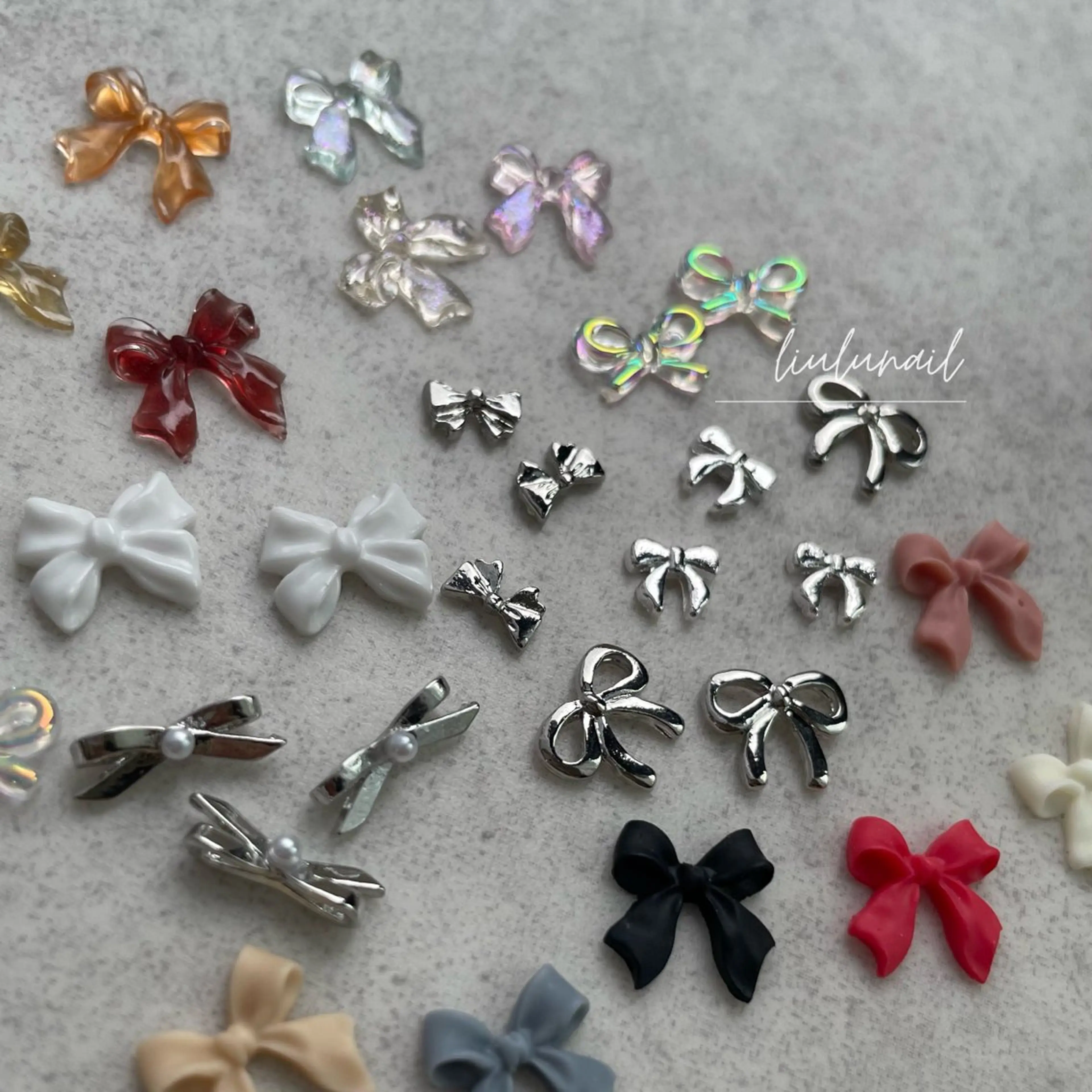 ネイル リボン liulu nailのネイルデザイン