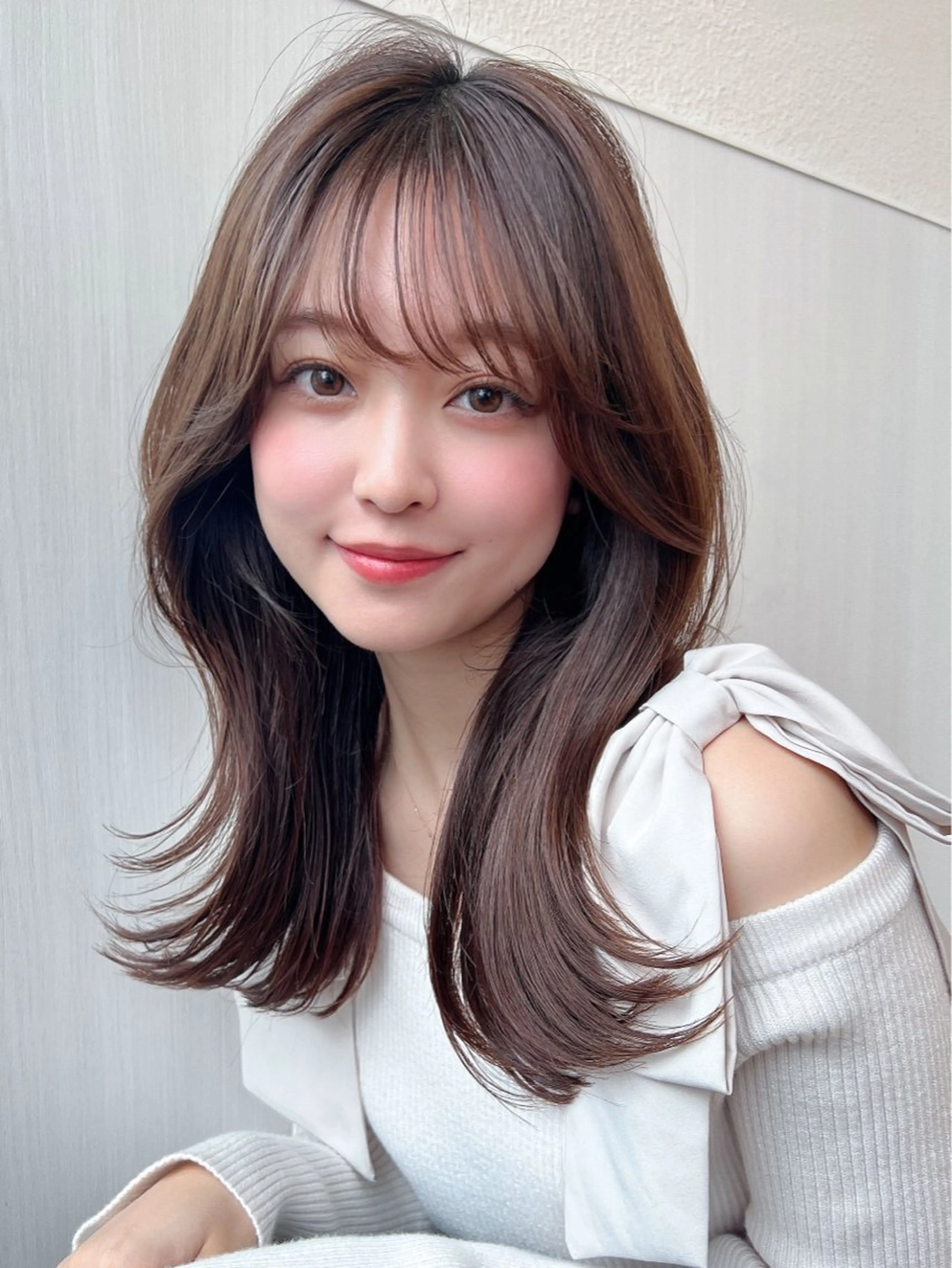 セミロング カラー ヘアアレンジ ベージュカラー ブラウンカラー 透明感カラー くびれヘア 顔周りカット カット ヘアカラー トリートメント RIHO/愛されモテ /透明感カラーのヘアスタイル