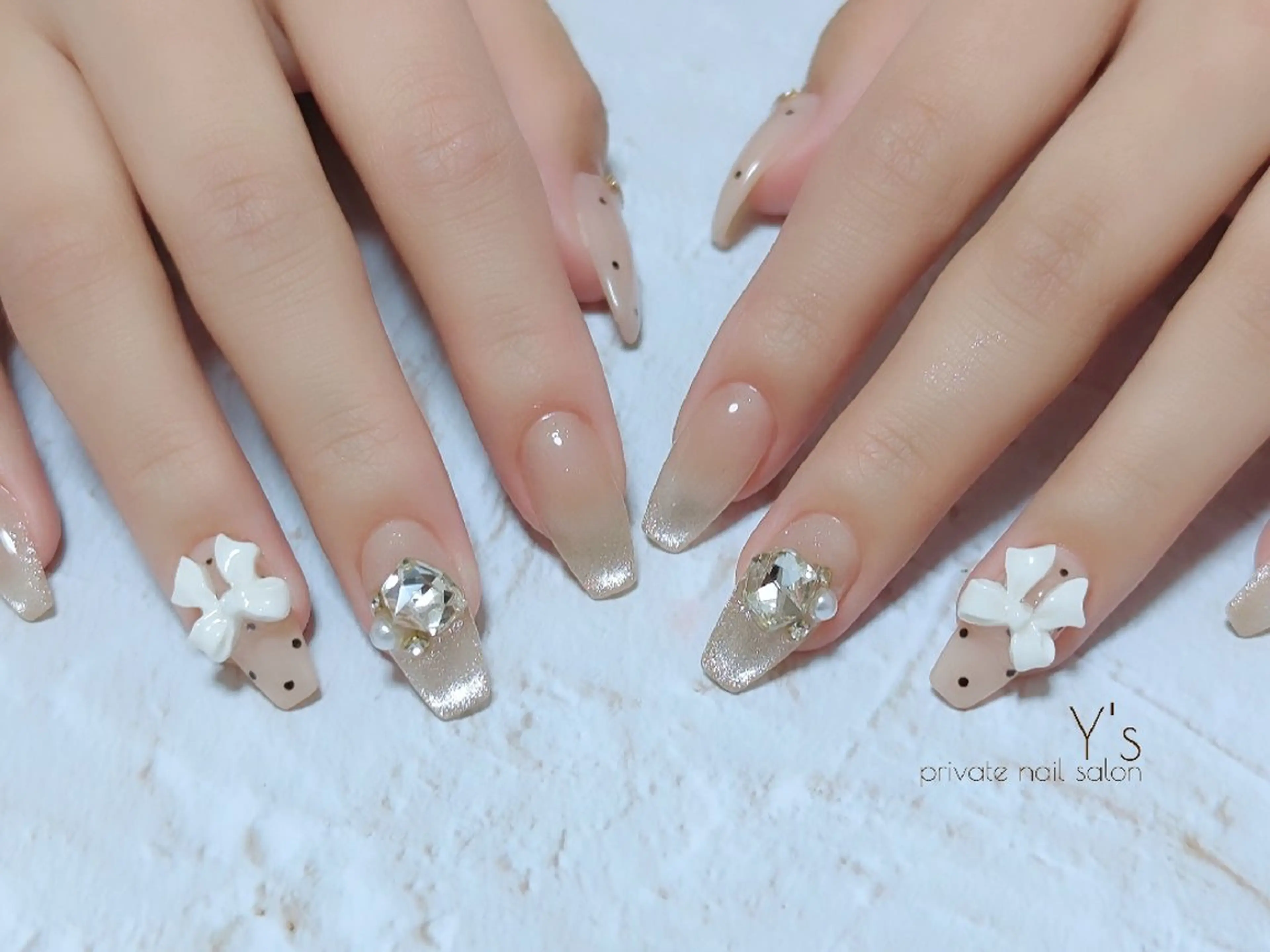 ネイル ハンドネイル YUMI NAGAI  のネイルデザイン