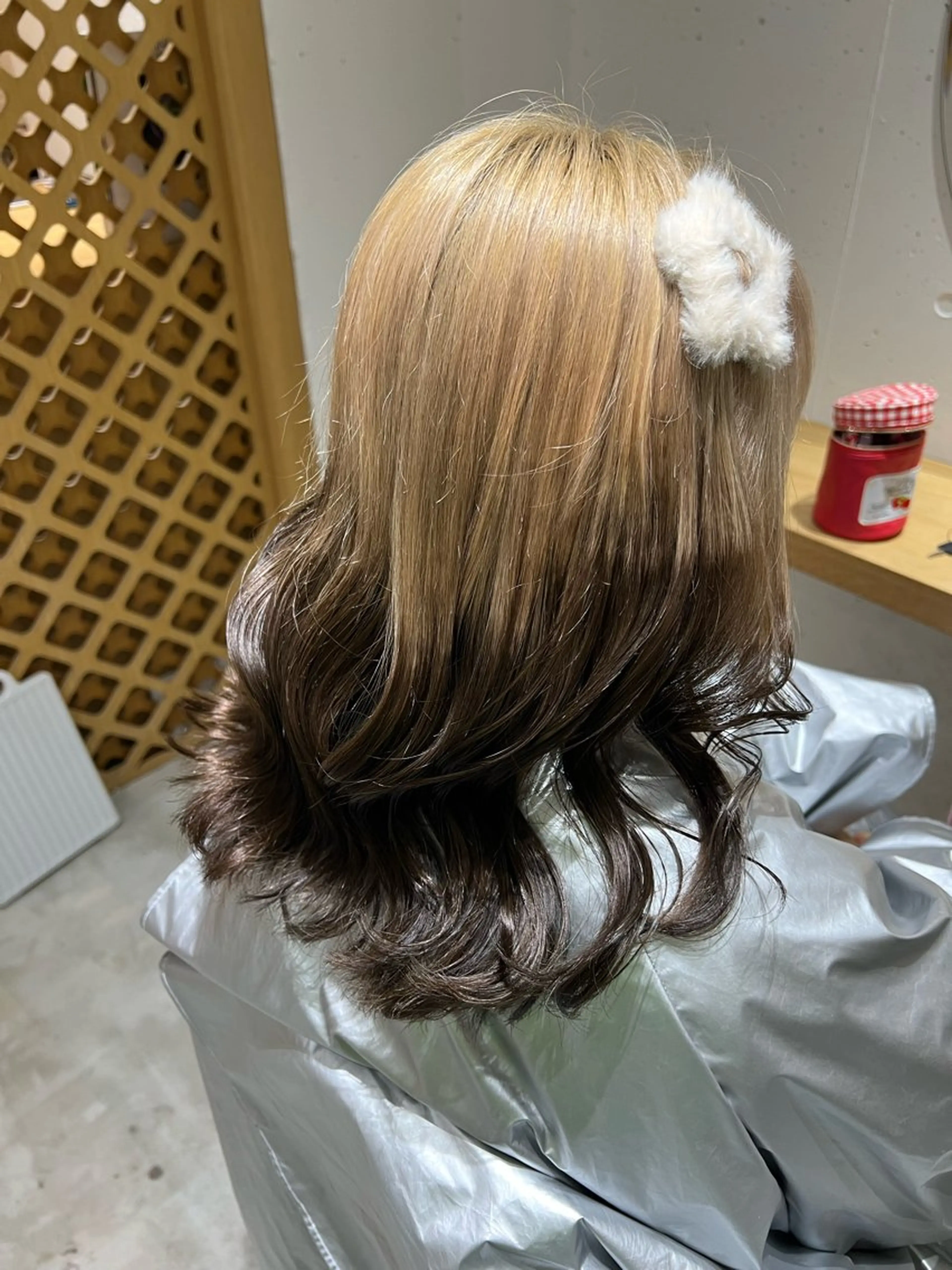 ミディアム カラー カット ヘアカラー トリートメント 色落ち可愛い艶ハイト ーン🧊AZUKIのヘアスタイル