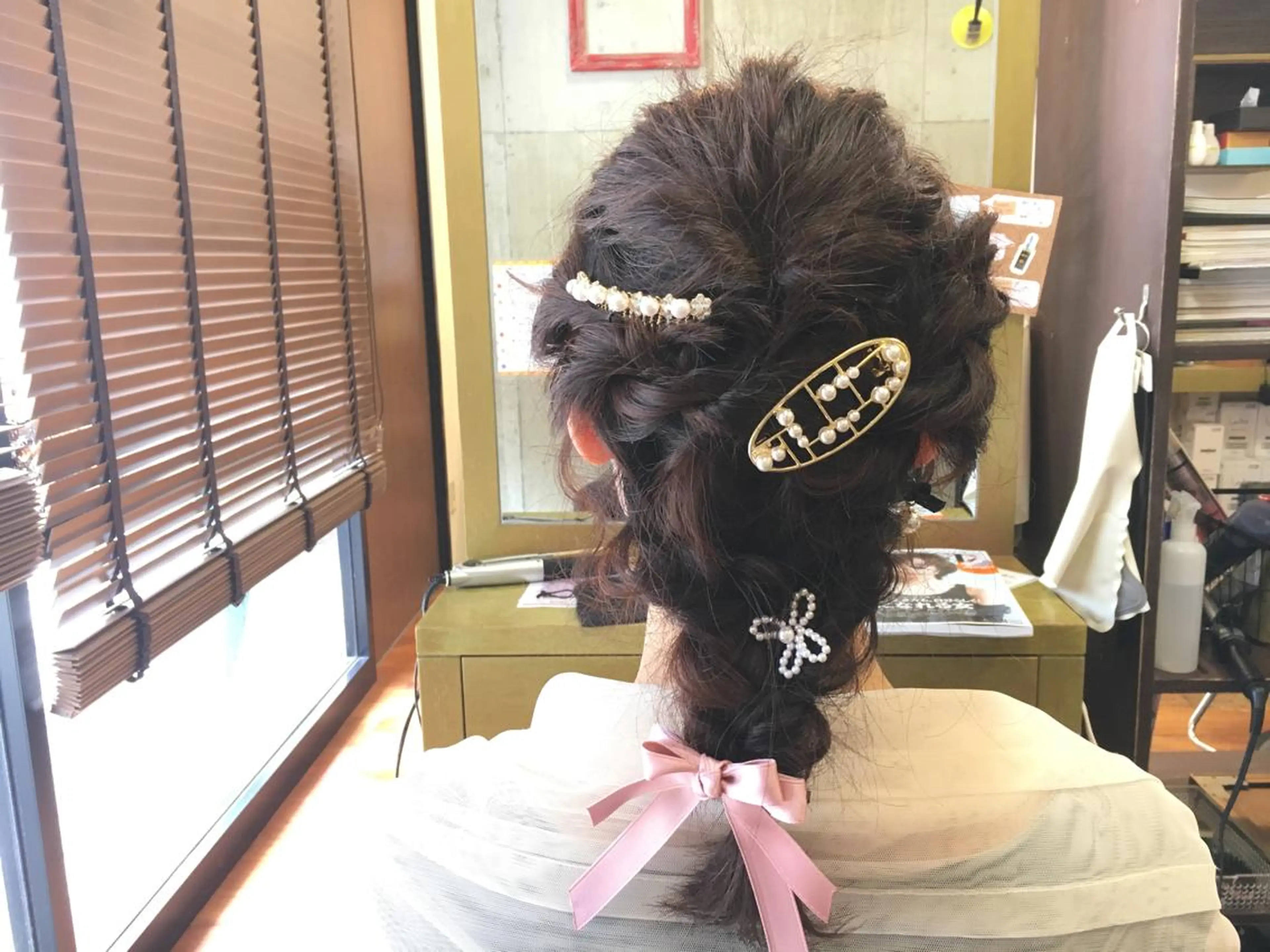 セミロング ヘアアレンジ ツイストスパイラル 波巻き🩵片平和香奈のヘアスタイル