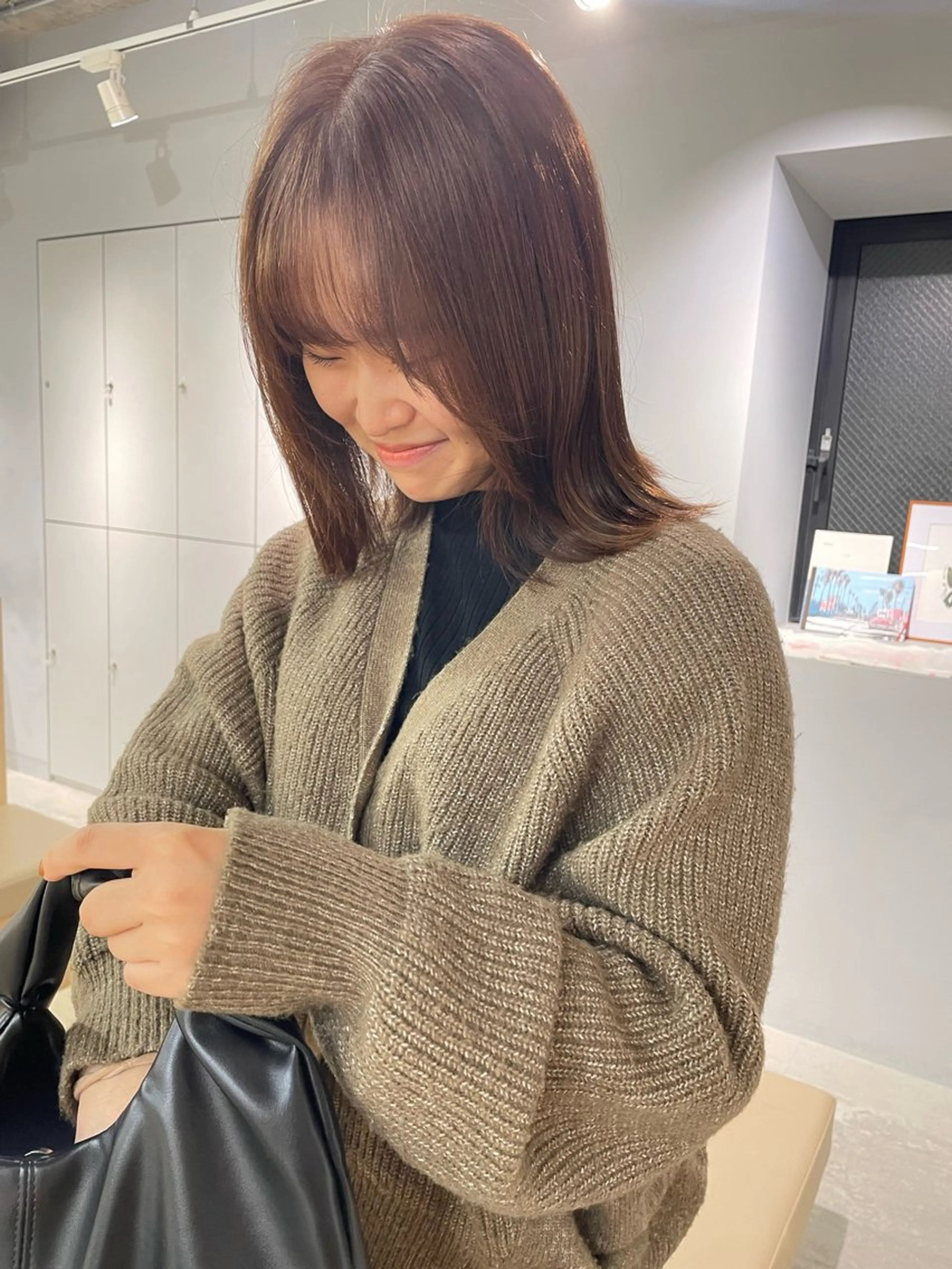 ミディアム カラー ベージュカラー ブリーチ ブラウンカラー ケアブリーチ ダブルカラー ヘアカラー トリートメント MIU/ルーツカラー ボブ/顔周りレイヤーのヘアスタイル