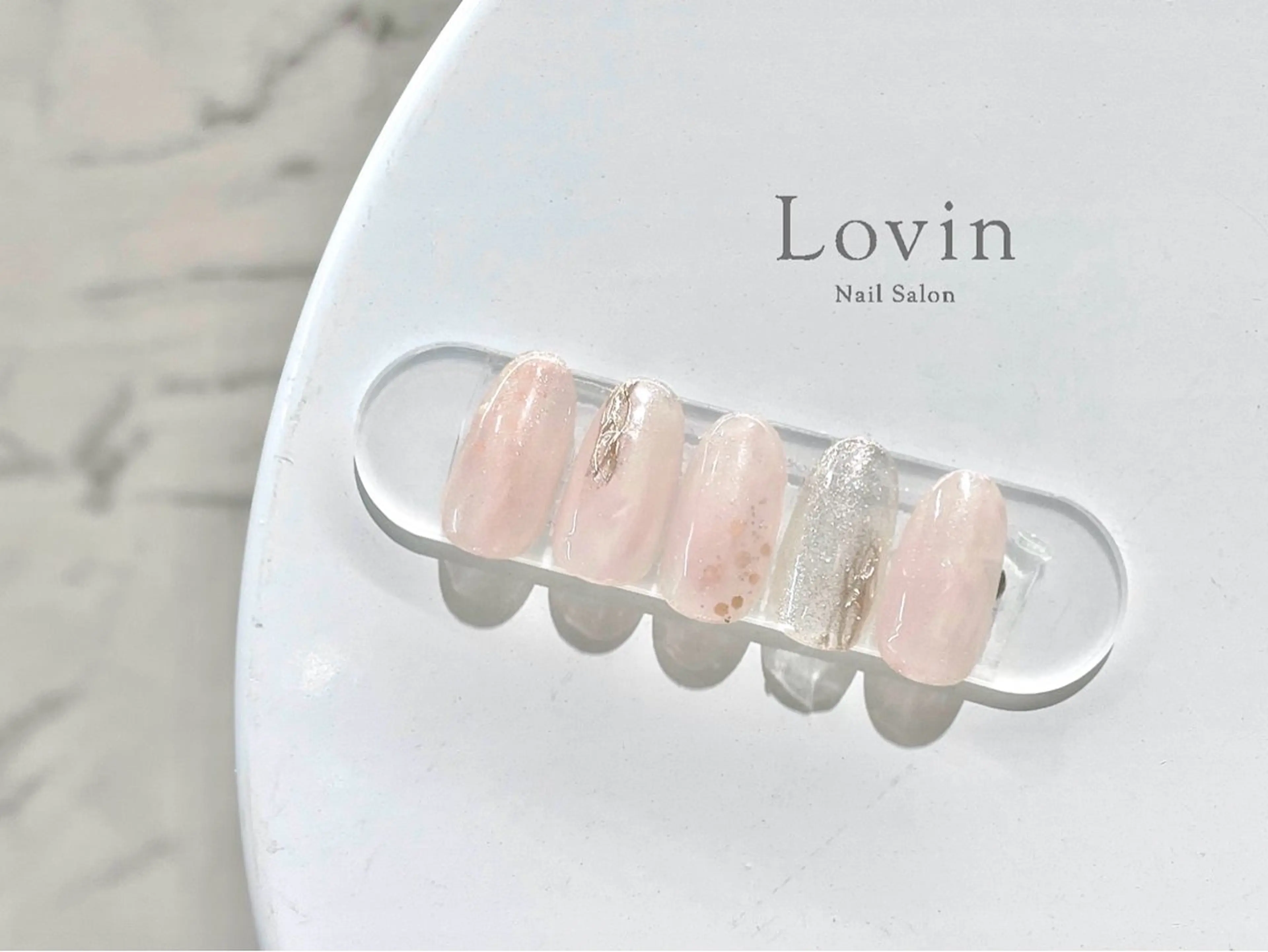 ネイル ジェルネイル キラキラネイル ニュアンスネイル オフィスネイル パラジェル パラジェルプレミアムサロン nail care &spa Lovin［ラヴィン］所属・Azegami Minaのネイルデザイン