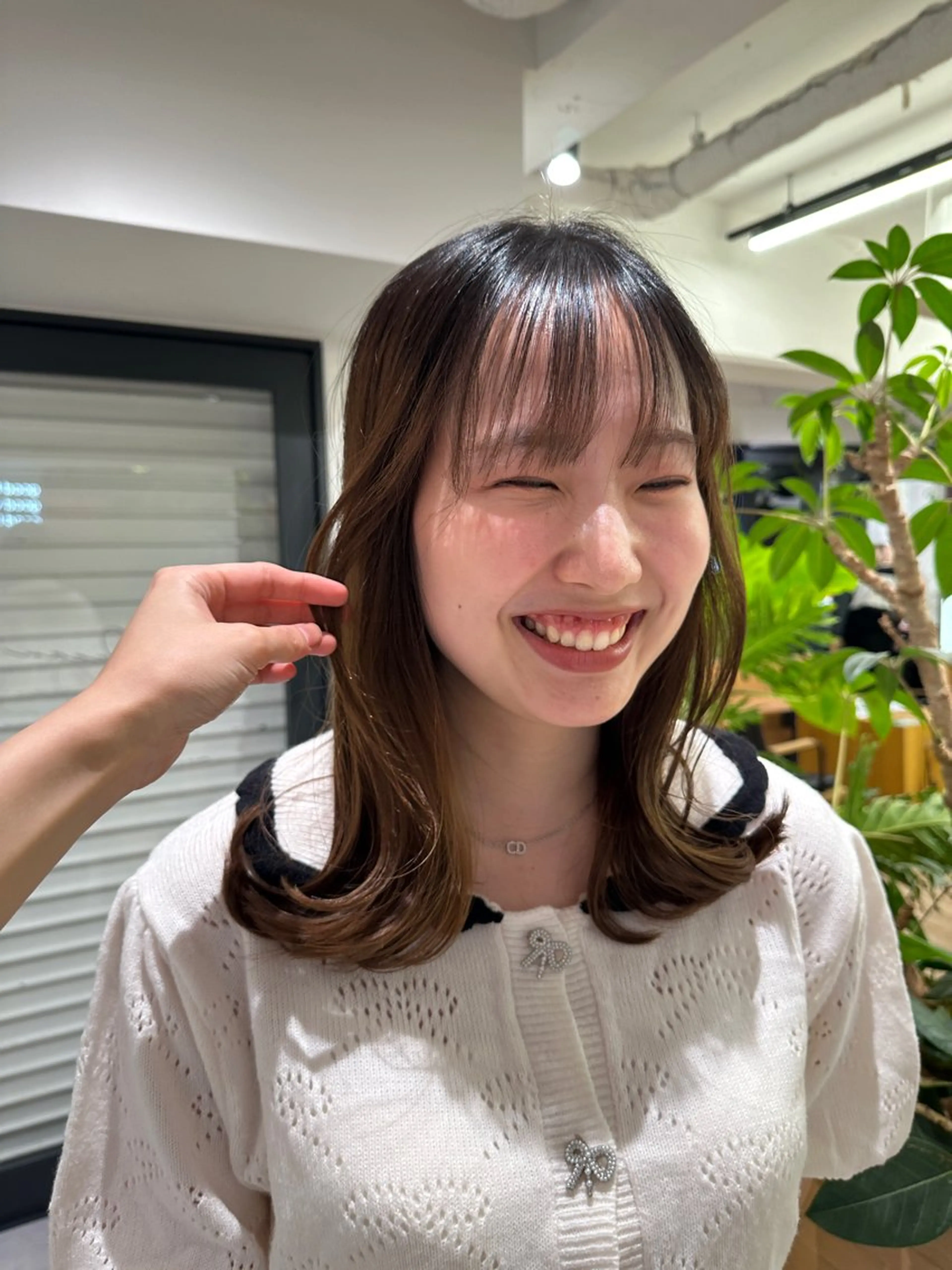 ミディアム 川上 彩夏のヘアスタイル
