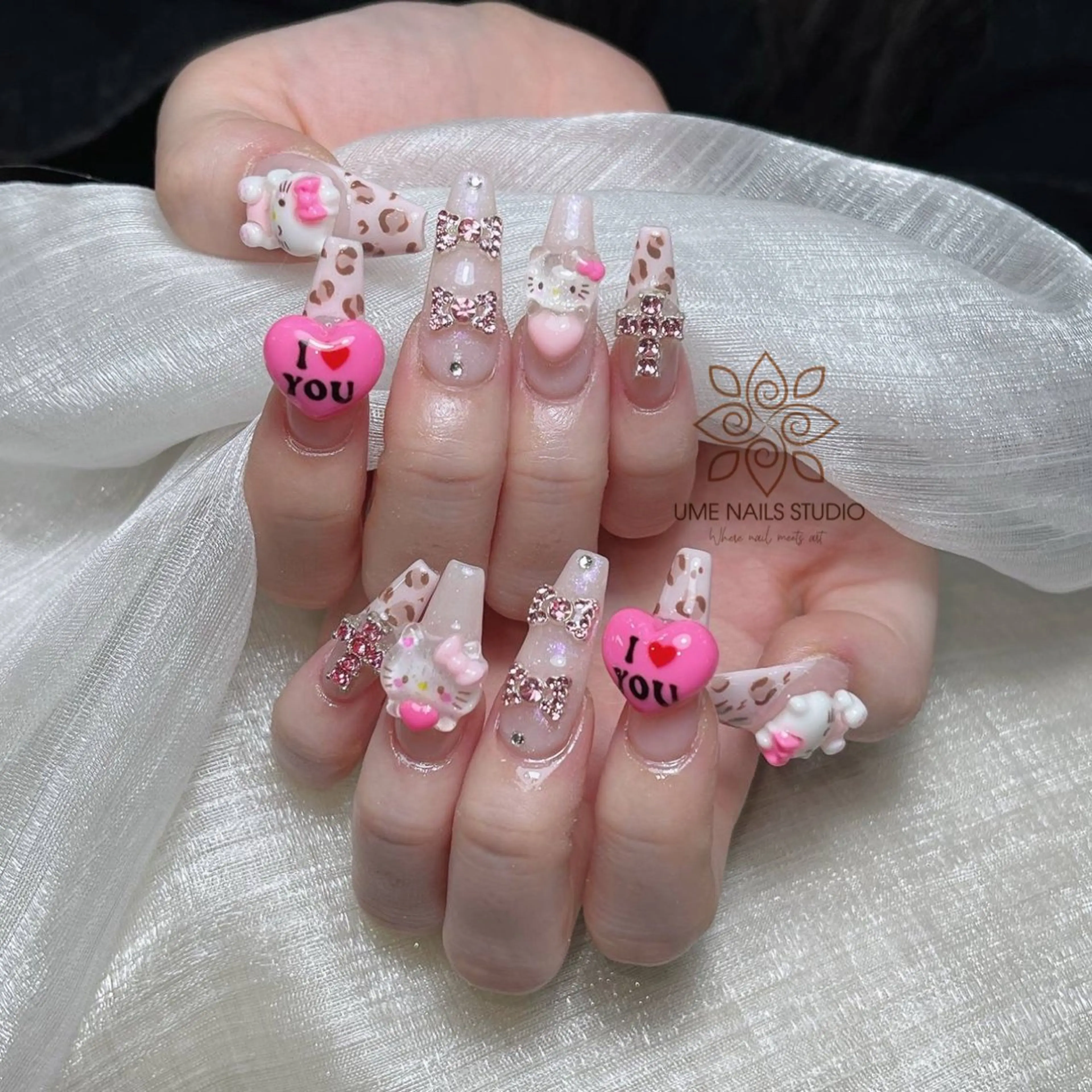 ネイル チークネイル クリアネイル ガーリー キラキラネイル 韓国ネイル ハンドネイル Ume Nail Studioのネイルデザイン