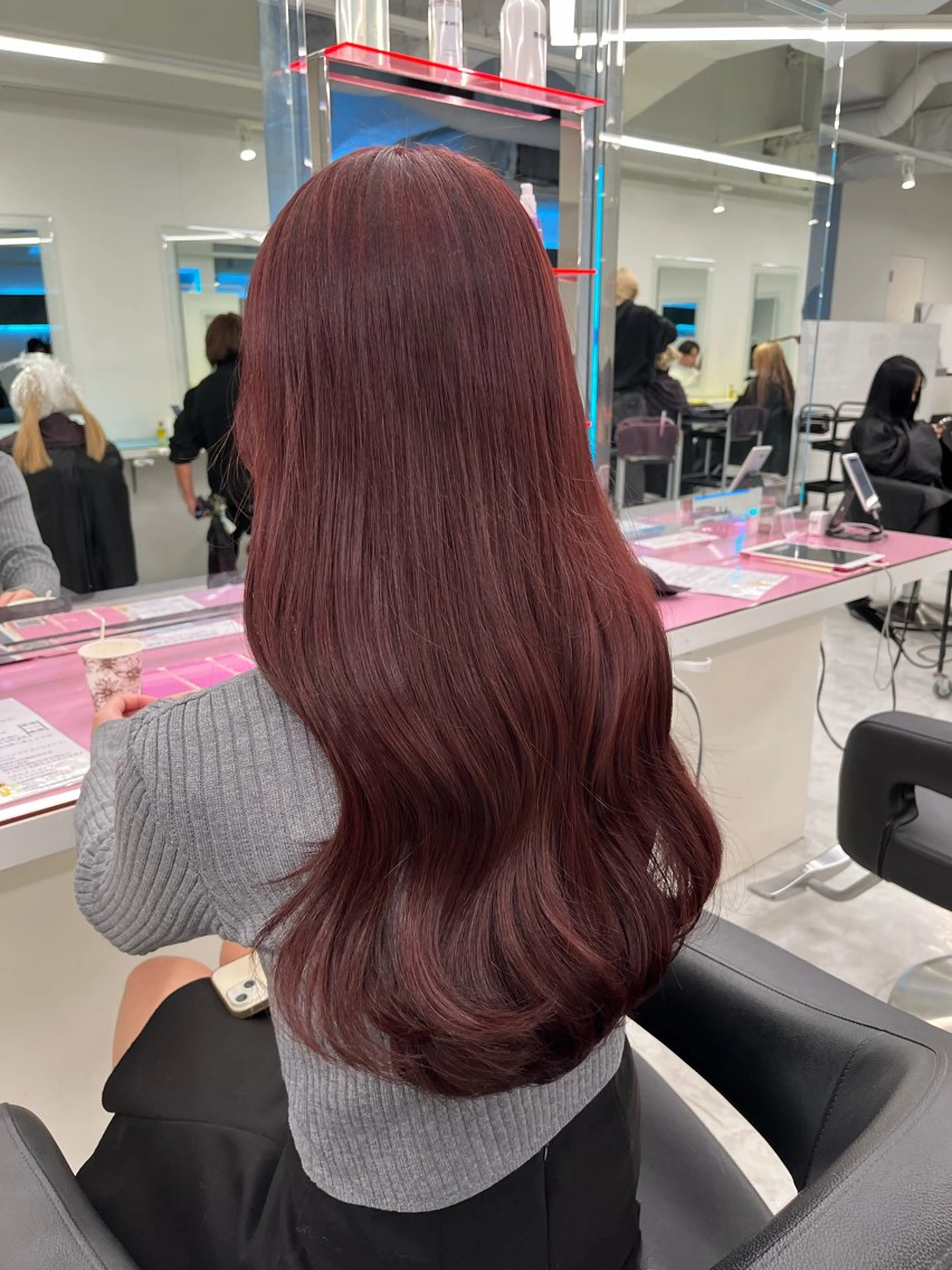 ロング カラー ヘアカラー トリートメント ヘアセット ガーリー♡女の子っぽ ヘア♡ピンクカラー♡のヘアスタイル