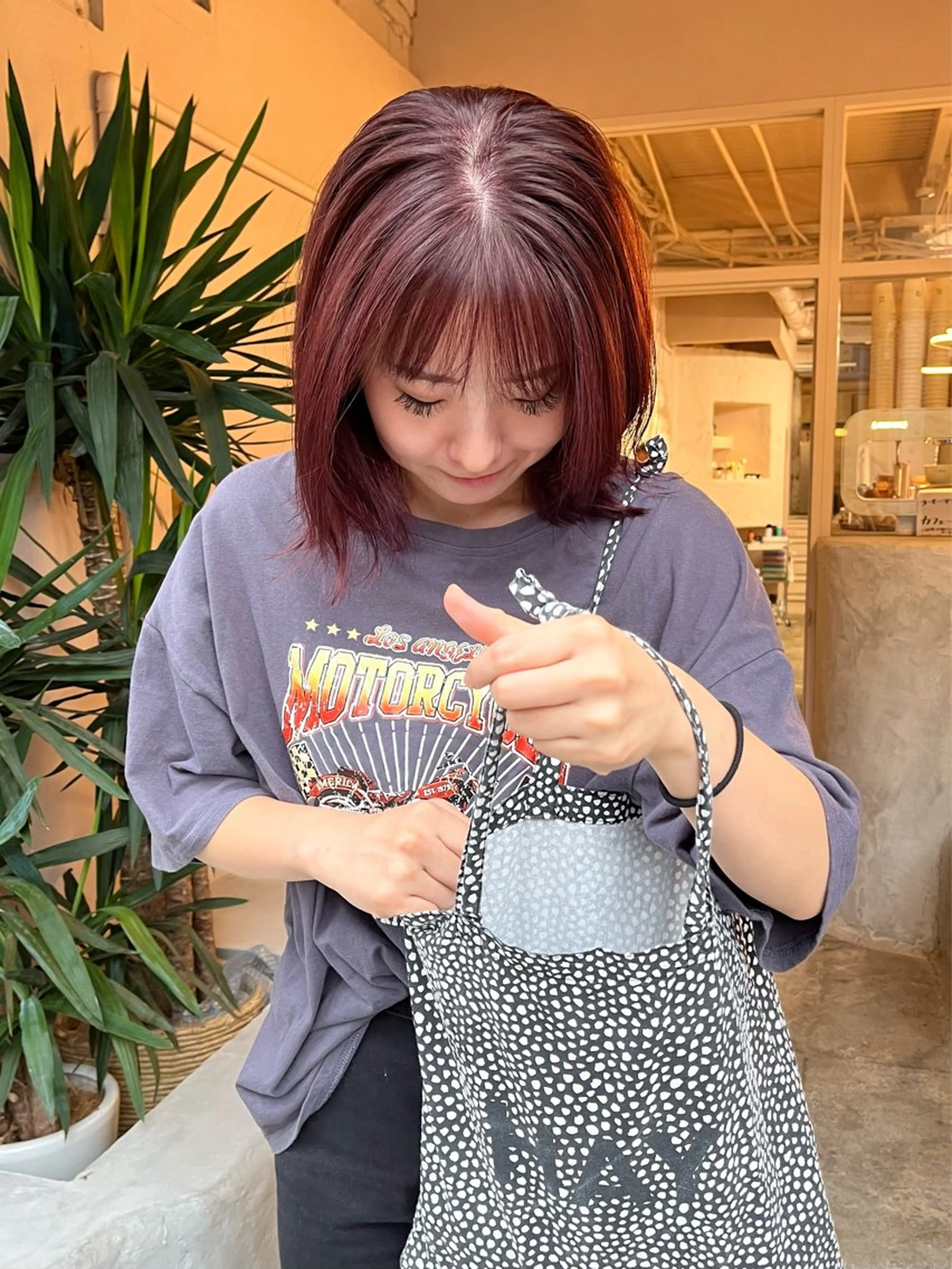 ミディアム カラー ブリーチ ブラウンカラー ブリーチなしカラー レッドカラー レッドブラウン カット ヘアカラー トリートメント iru所属・mi kiのヘアスタイル