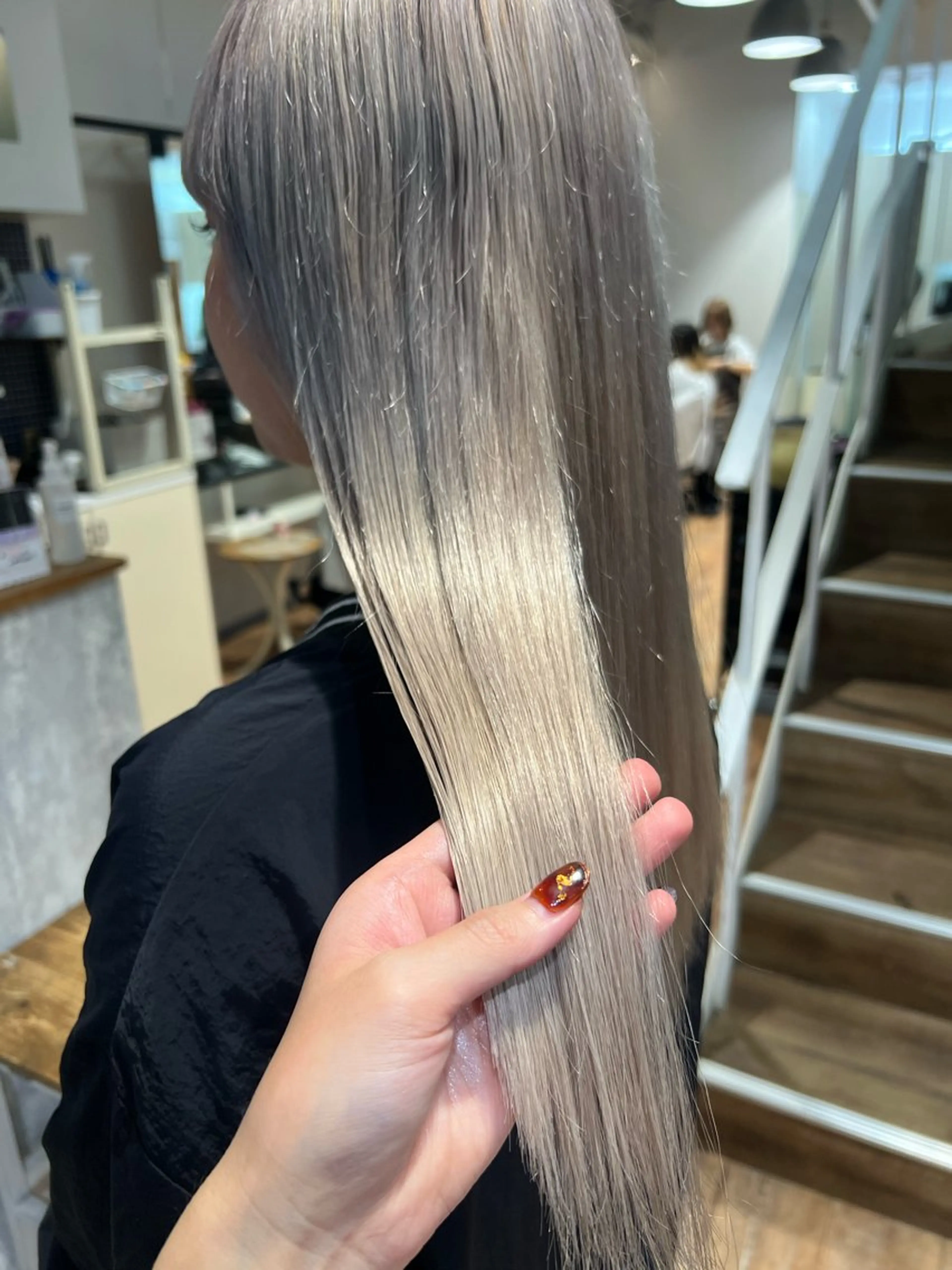 カラー ブロンド ホワイトブロンド ヘアカラー トリートメント インナーカラー♡ Nanakoのヘアスタイル