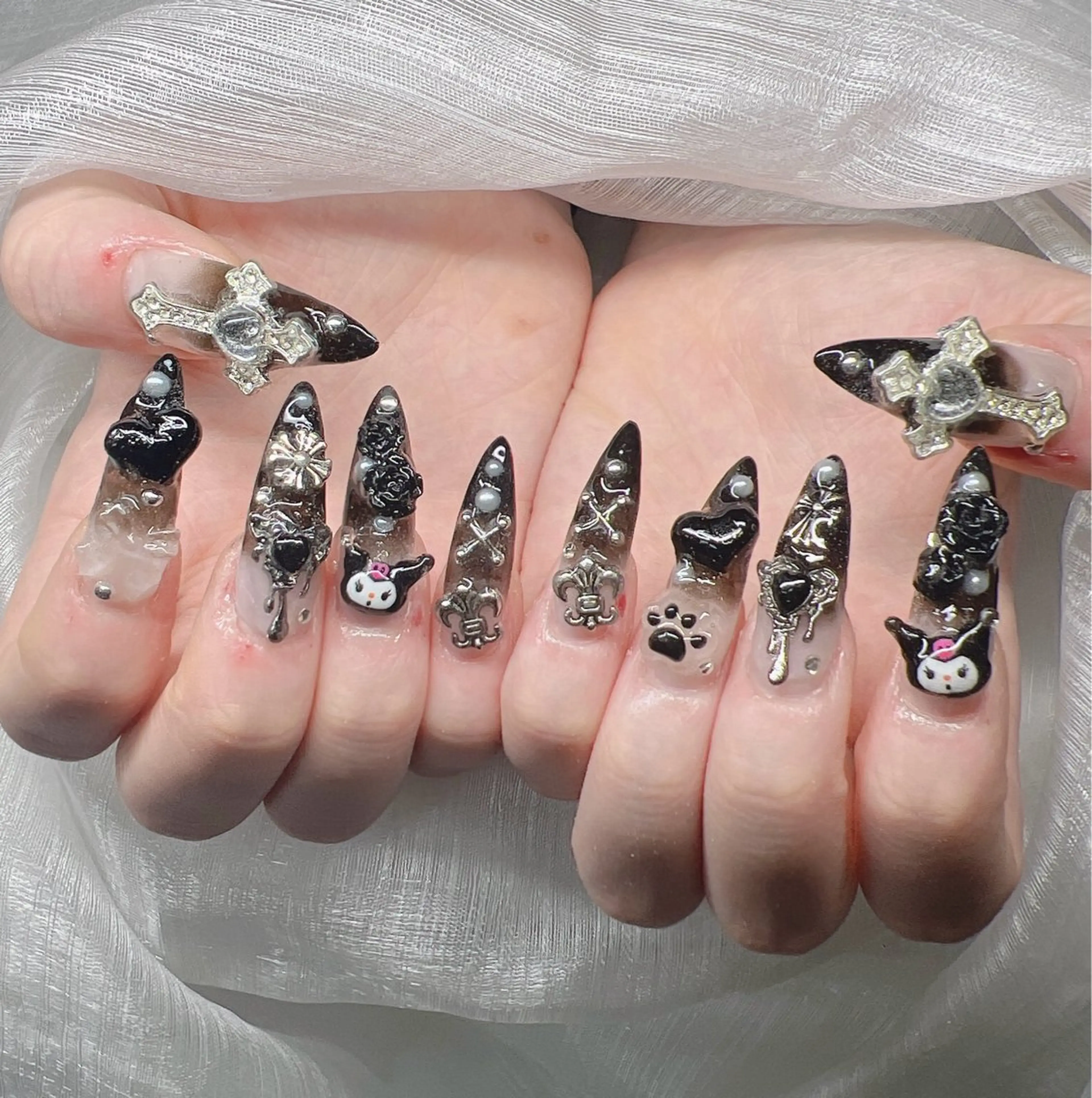 ネイル 長さ出し グラデーション キラキラネイル マグネットネイル ニュアンスネイル ハンドネイル Lee Nailsのネイルデザイン
