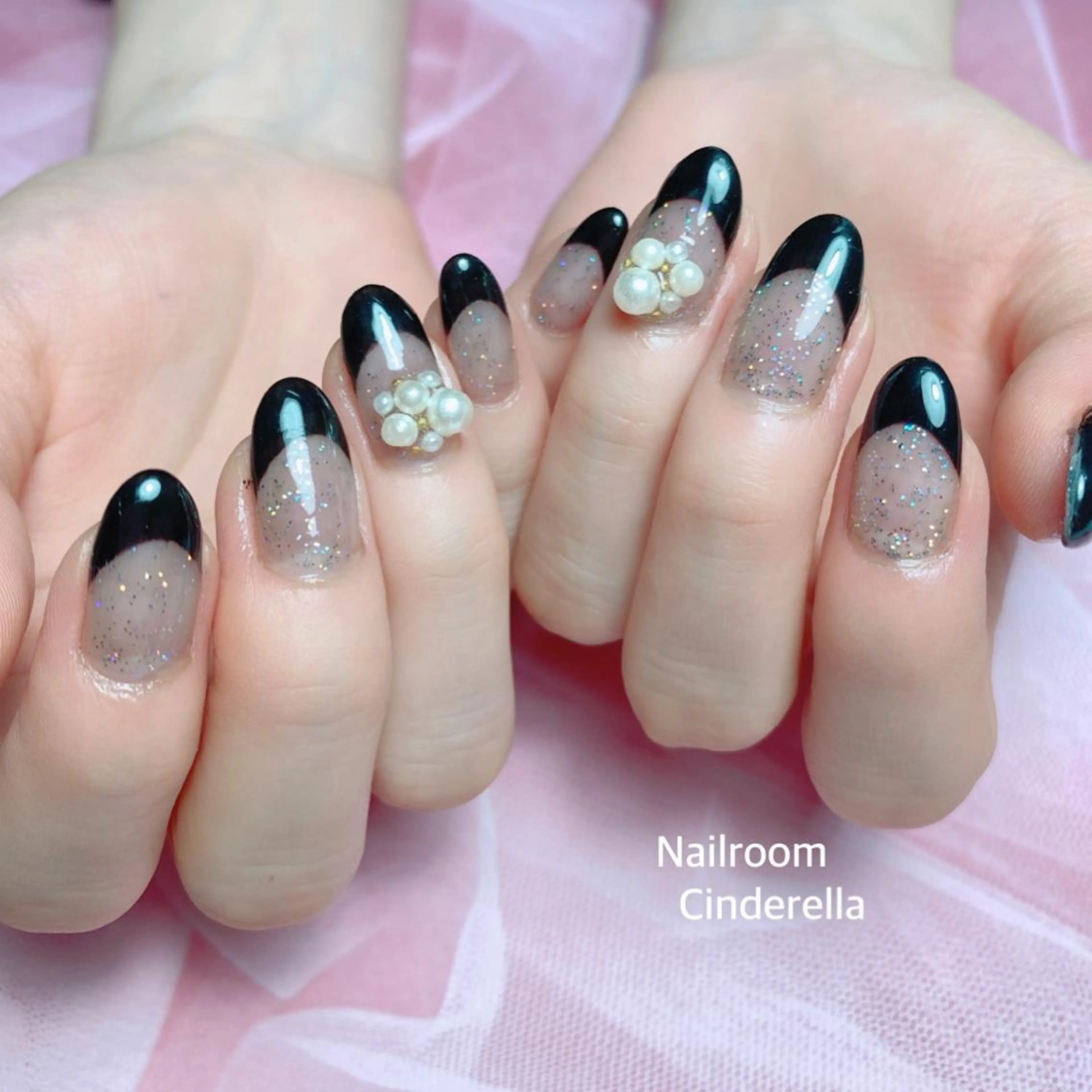 ネイル フレンチネイル Nailroom. Cinderellaのネイルデザイン