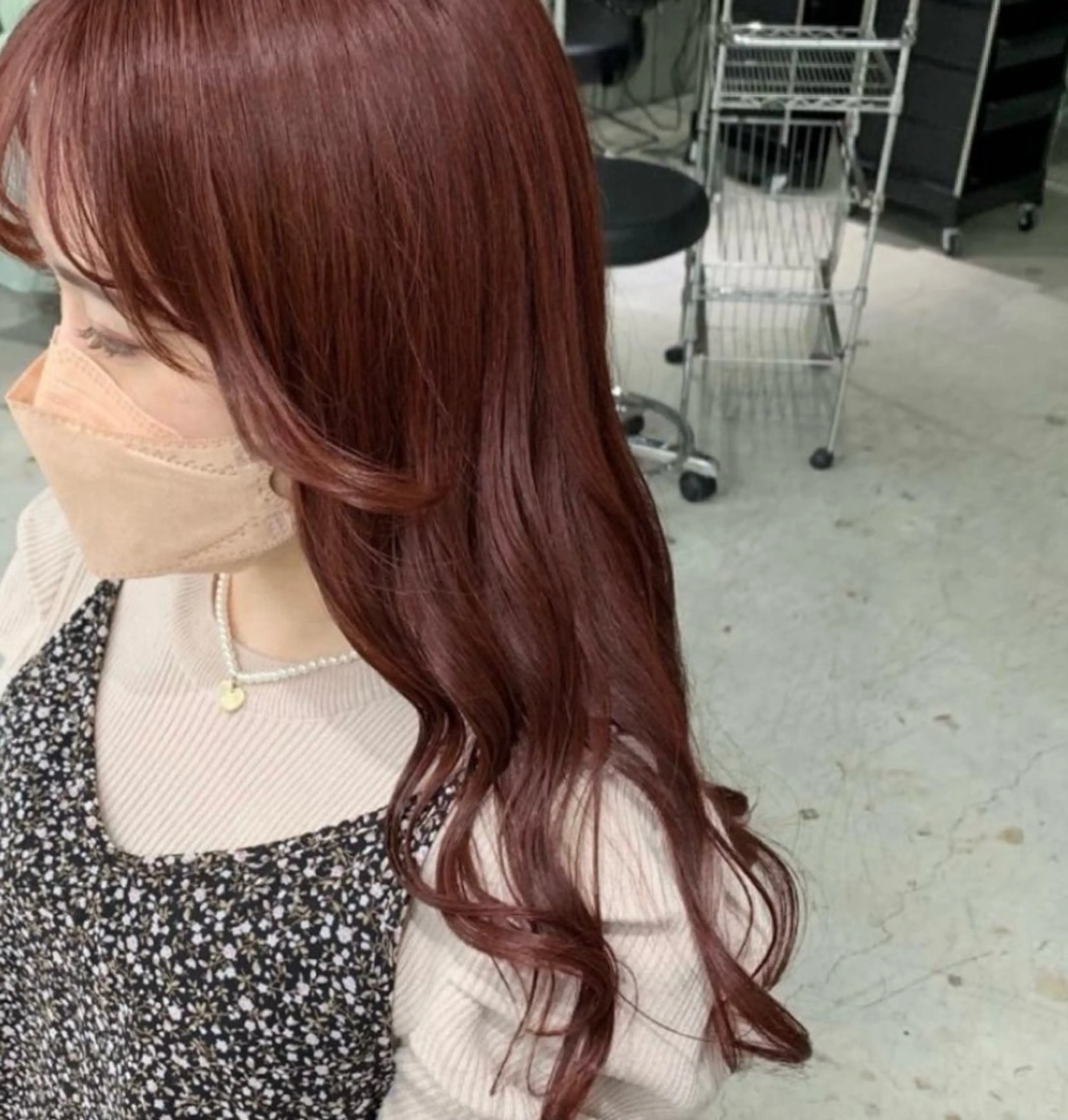 ロング カラー ベージュカラー ブラウンカラー オレンジ ピンクカラー レッドカラー カット ヘアカラー トリートメント 暖色/まろベージュ/ シカタユウカのヘアスタイル