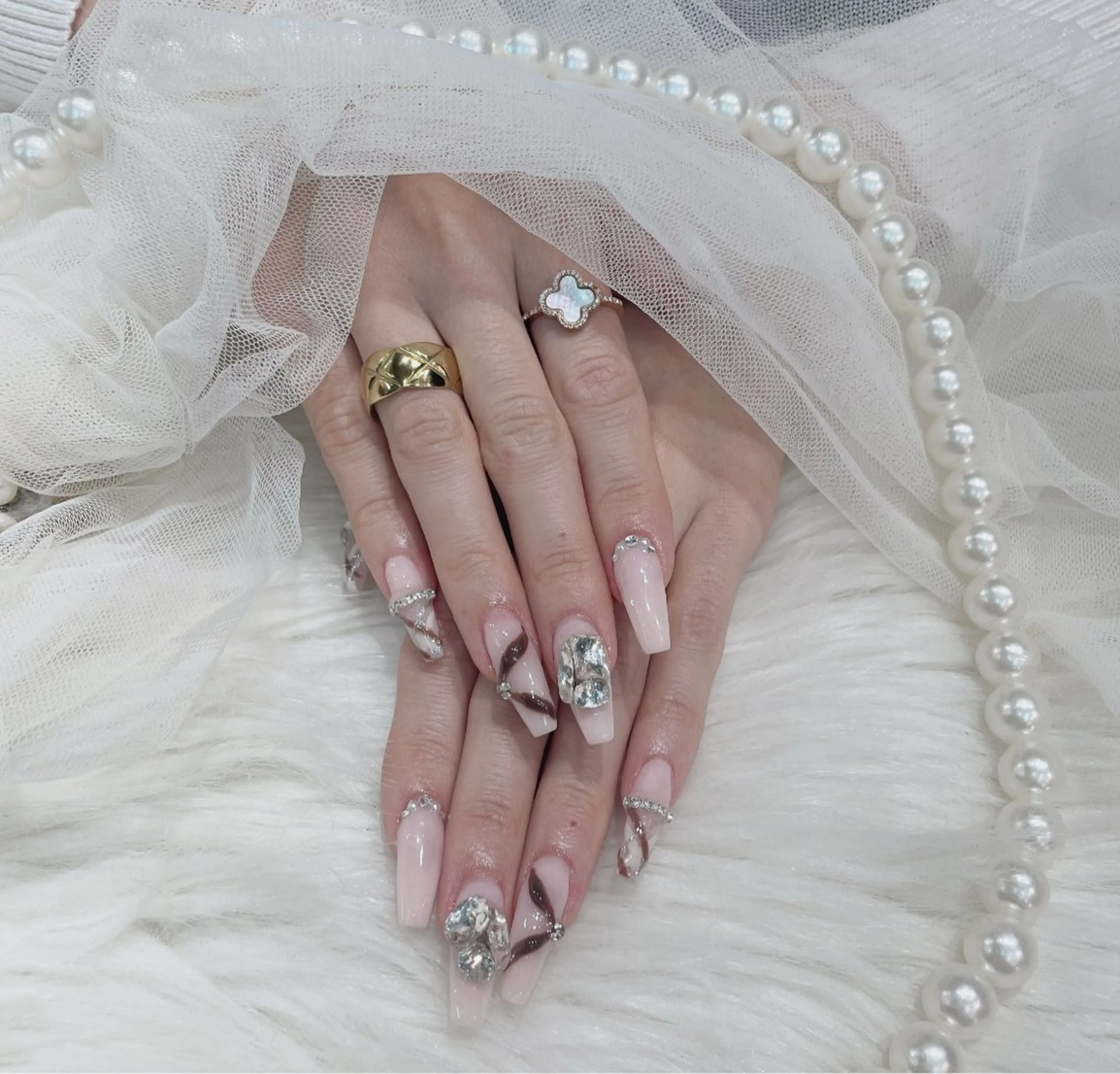 ネイル ブラウン リボン ベスティオーラ/小竹 花香のネイルデザイン