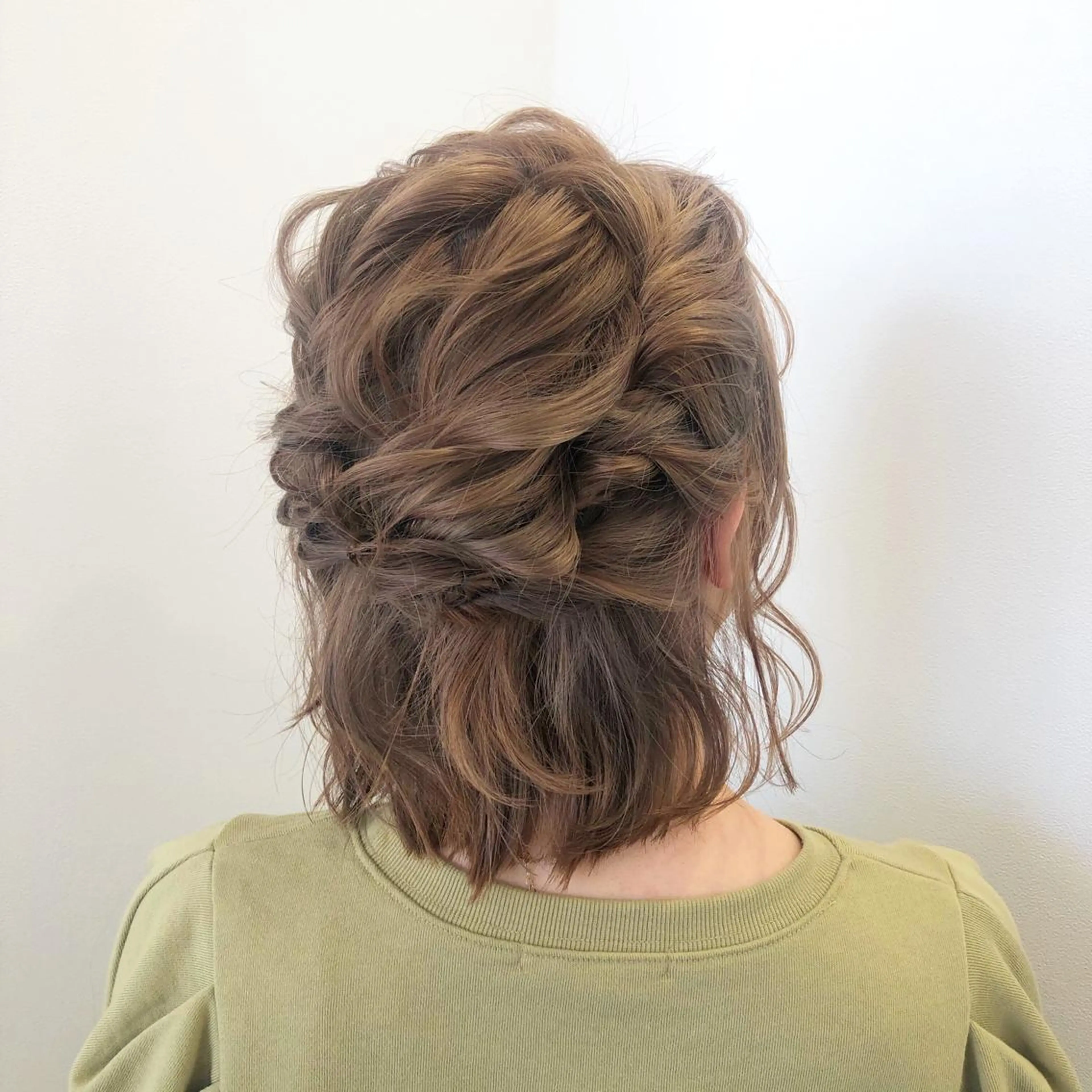 ミディアム ヘアアレンジ ハーフアップ カット ヘアカラー 森本　舞✴︎ 似合わせパーマのヘアスタイル