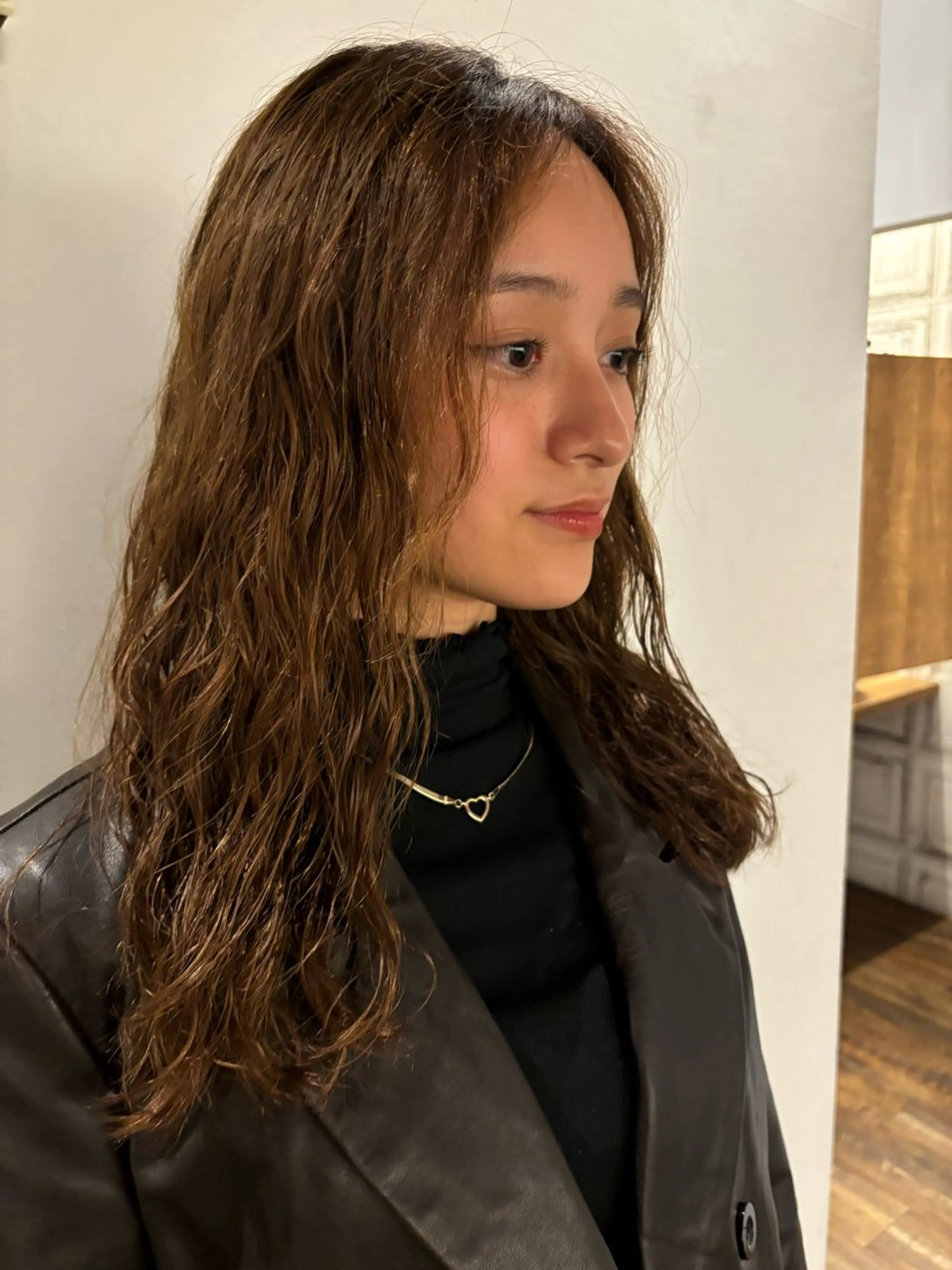 ロング パーマ ウシロダ メグミのヘアスタイル