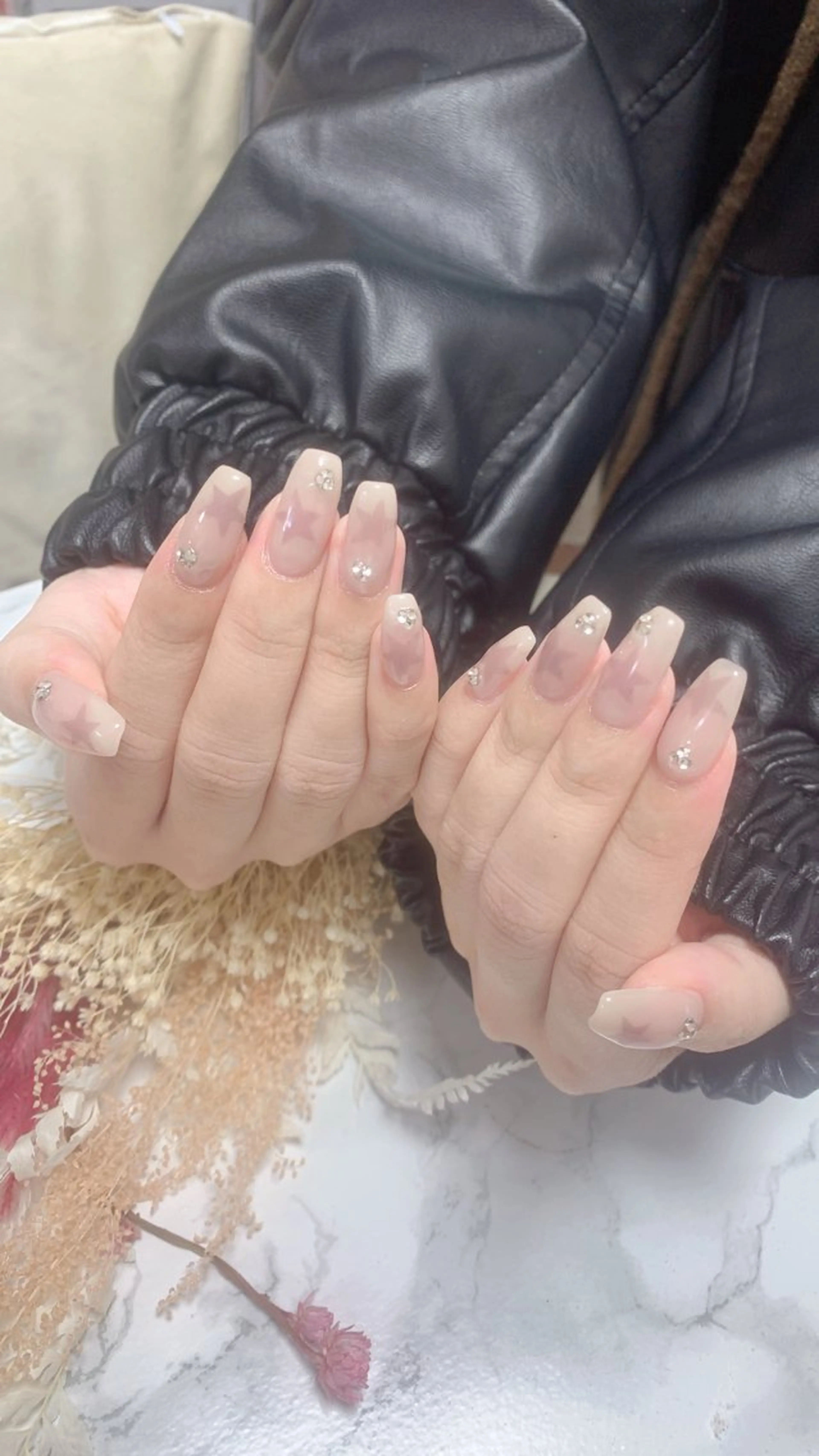 ネイル はな💎ネイル ワンホン、長さ出しのネイルデザイン