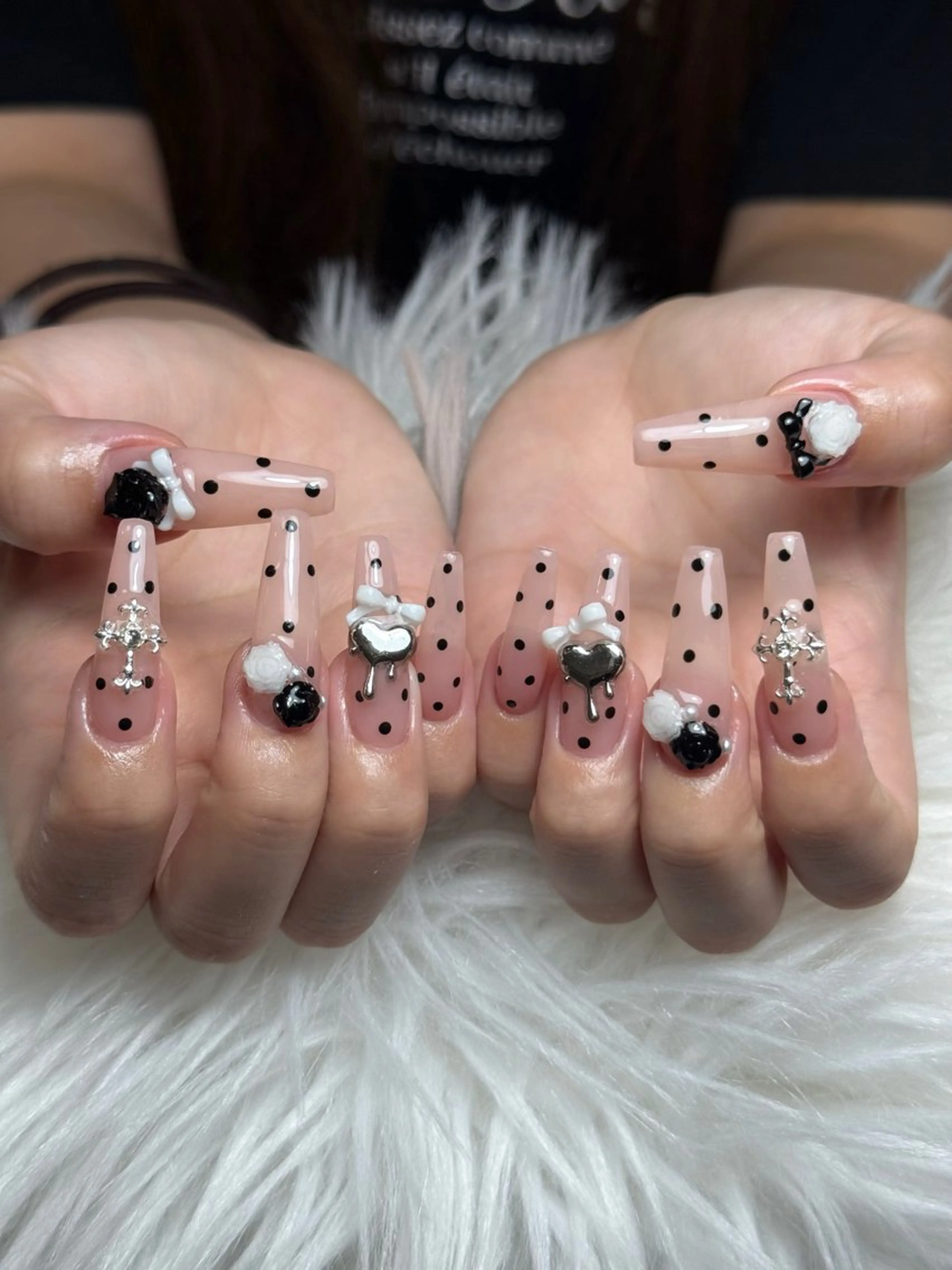 ネイル フレンチネイル ジェルネイル キラキラネイル 韓国ネイル マグネットネイル Julli nail studio所属・Julli NailStudioのネイルデザイン