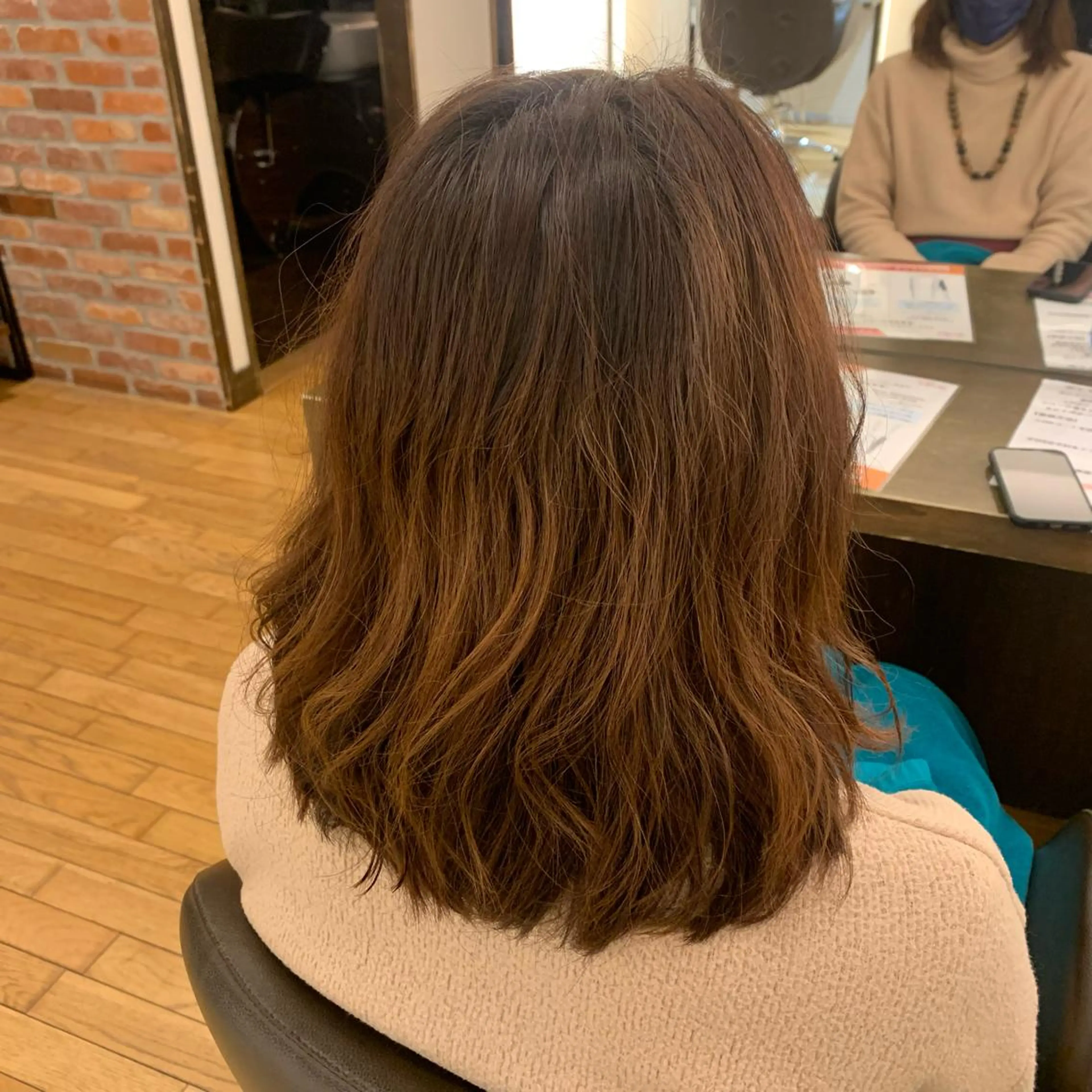 ミディアム パーマ 透明感美肌カラー/ 岡田澪香のヘアスタイル