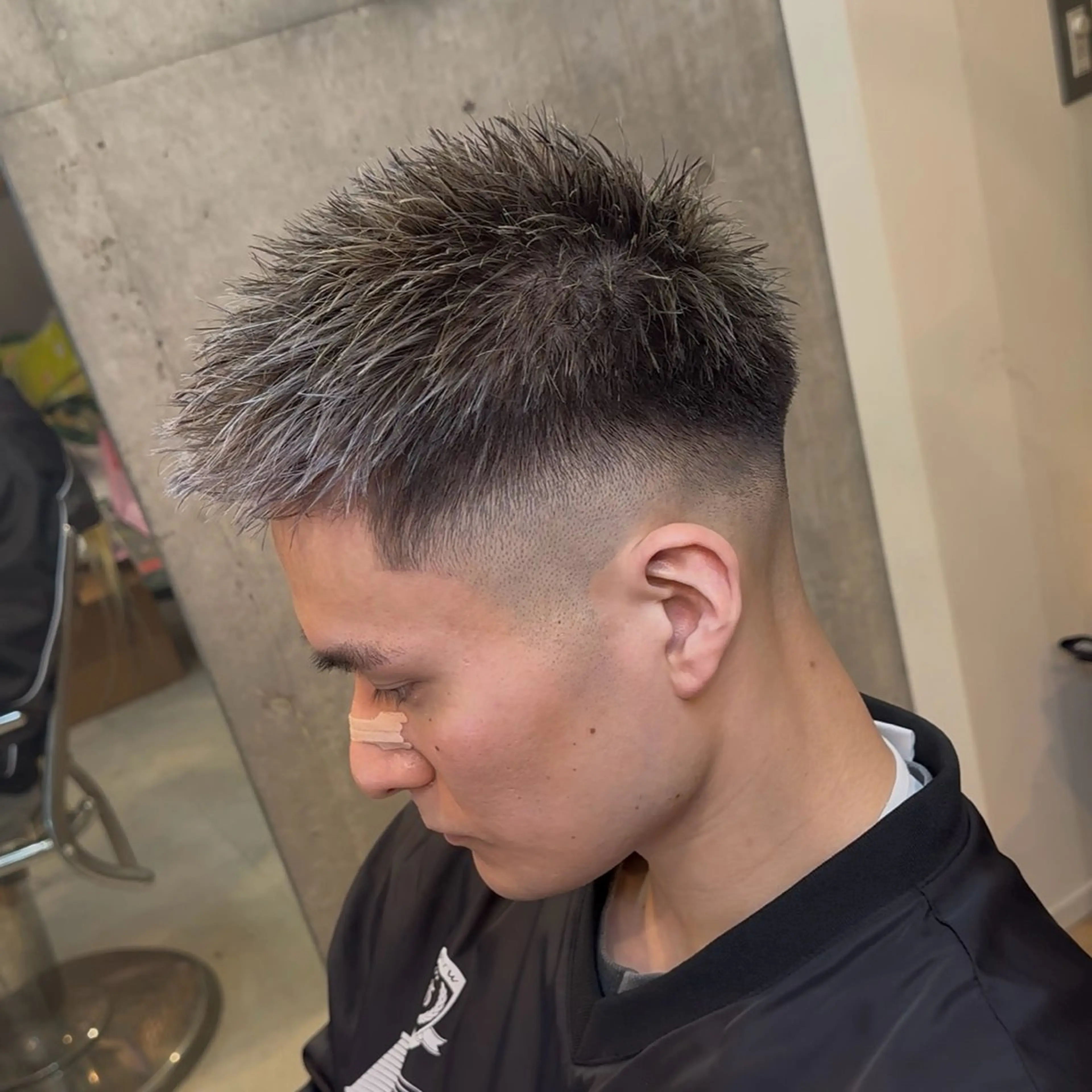 ショート カラー メンズ フェードカット メンズメッシュ メッシュ カット ヘアカラー Louwe  sharesalon所属・松井 豊のヘアスタイル