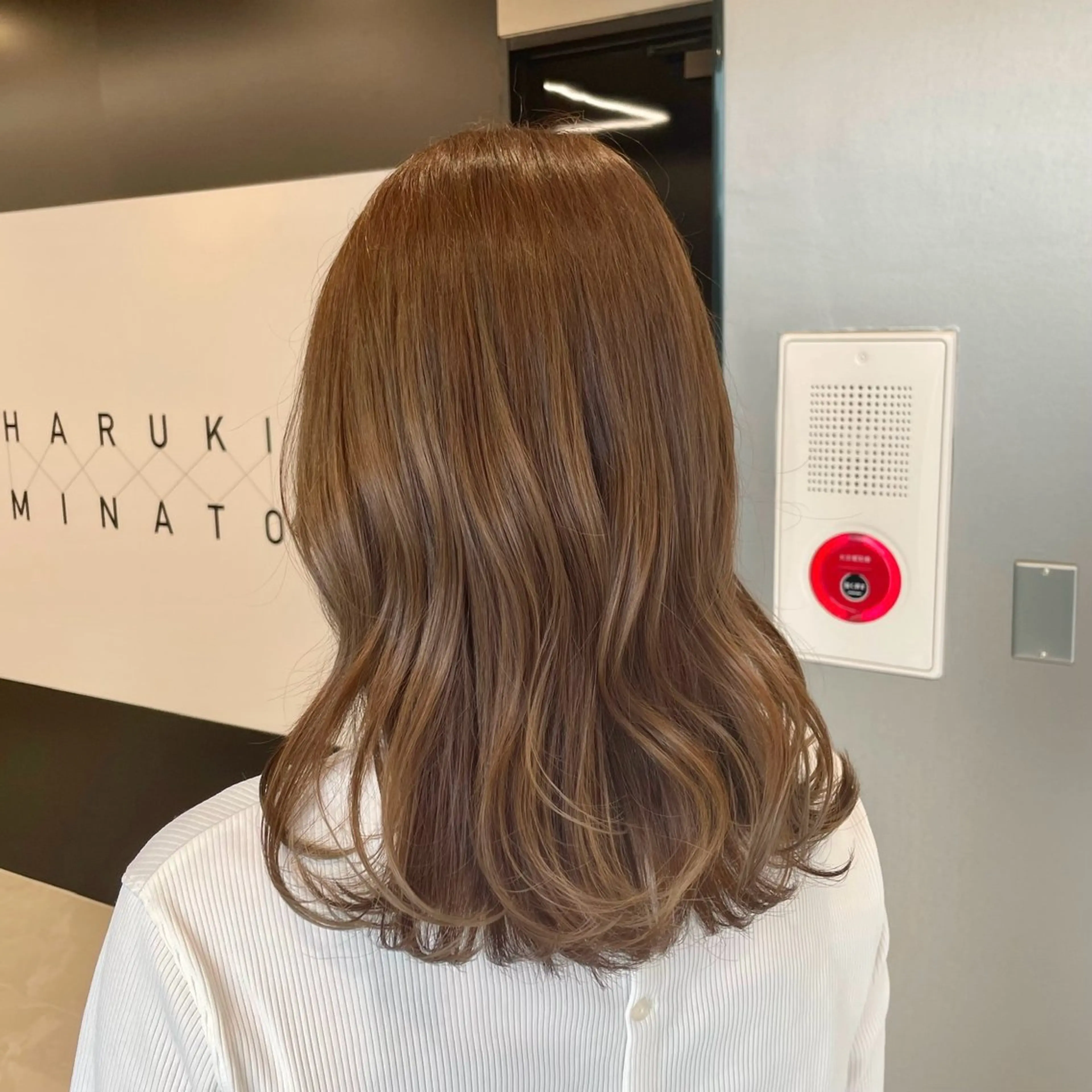 ミディアム カラー ベージュカラー ブリーチ 透明感カラー ブリーチなしカラー ヘアカラー HARUKI MINATO Japan SENDAI所属・🌈【透明感・韓国 ヘア】がっきー🌈のヘアスタイル