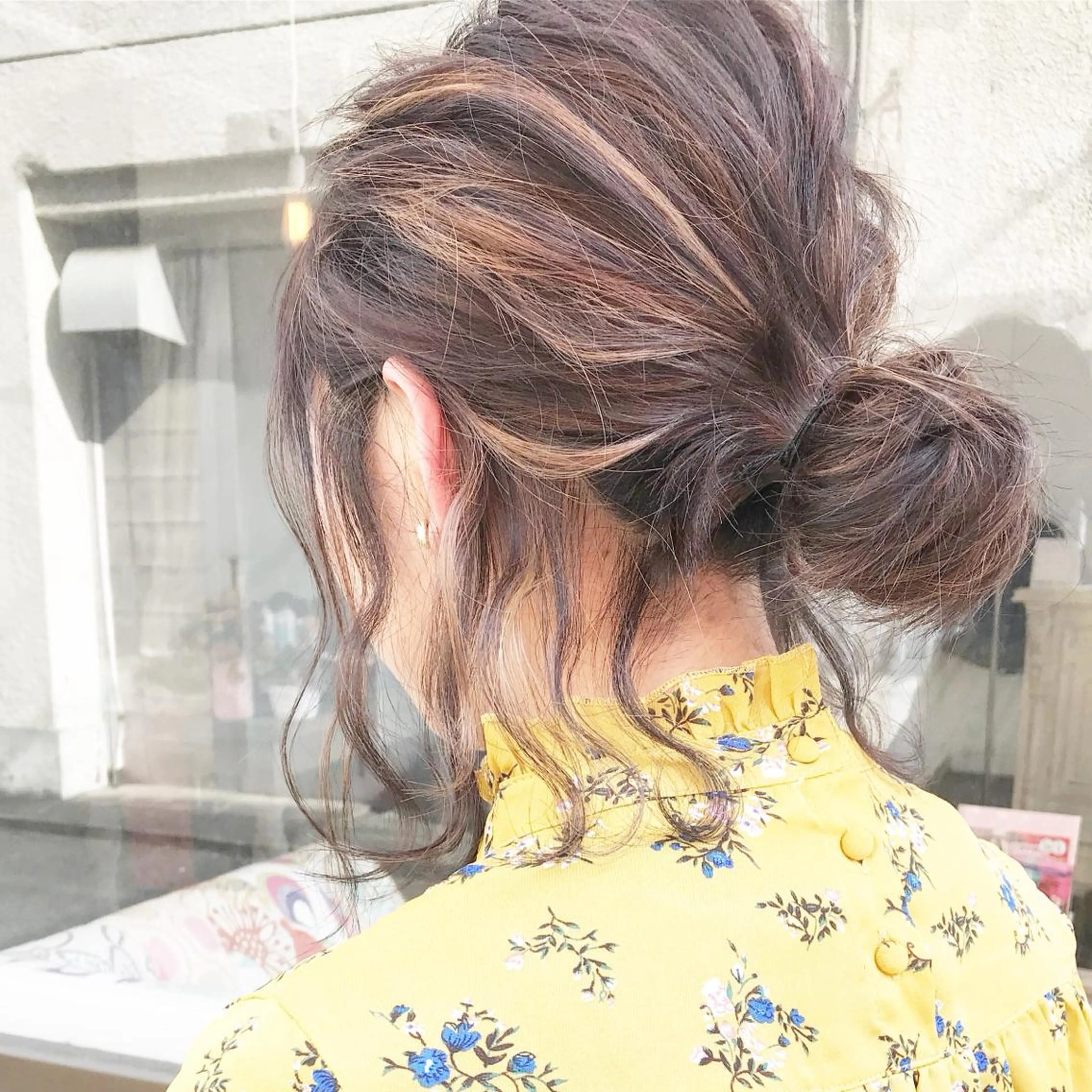 ミディアム カラー ヘアアレンジ バレイヤージュ ブリーチ グラデーションカラー ハイライトカラー ハイトーンカラー Mariana/ 鶴原-ハイライトのヘアスタイル