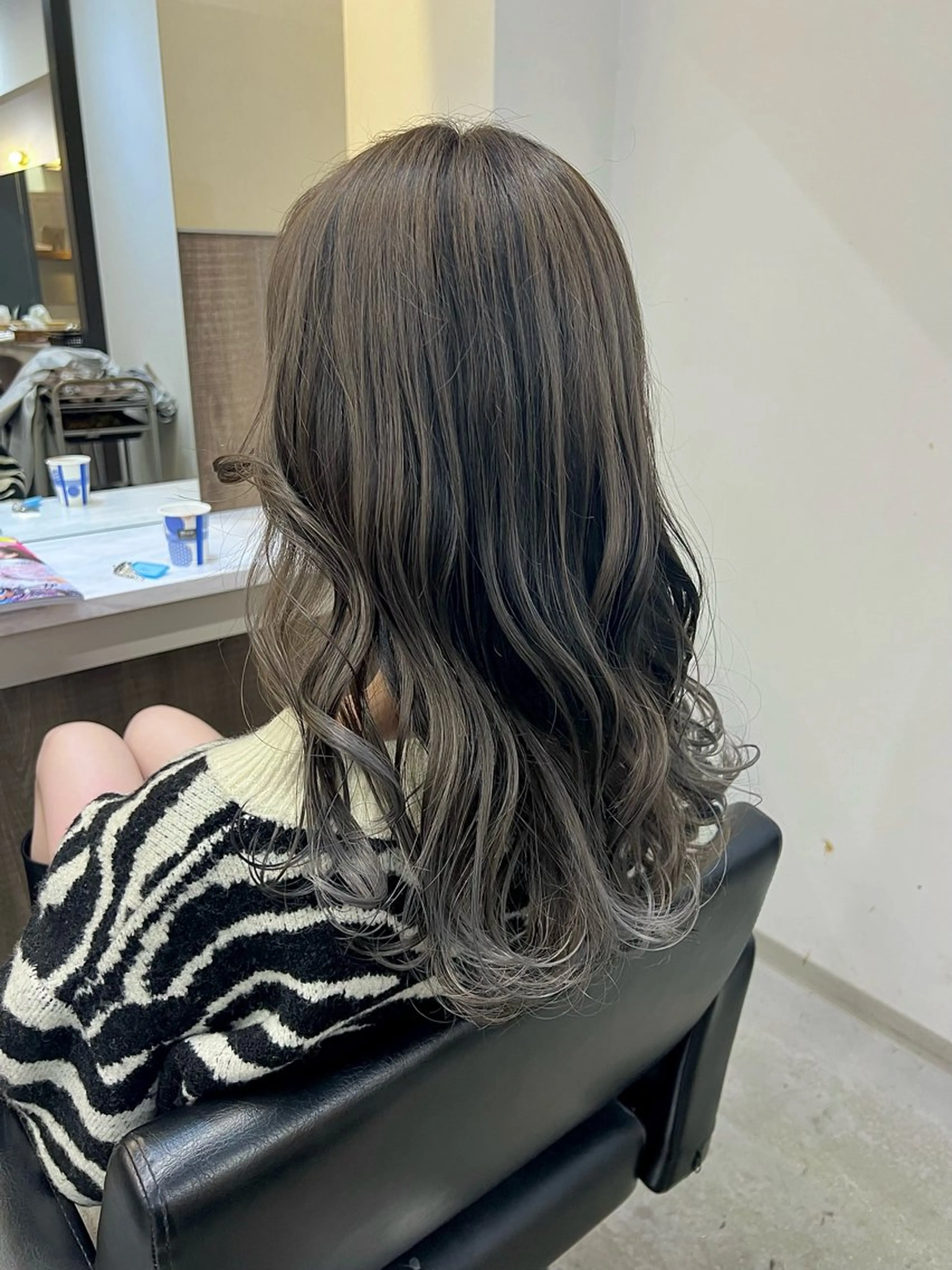 セミロング カラー 韓国ヘア🇰🇷 中島志菜のヘアスタイル