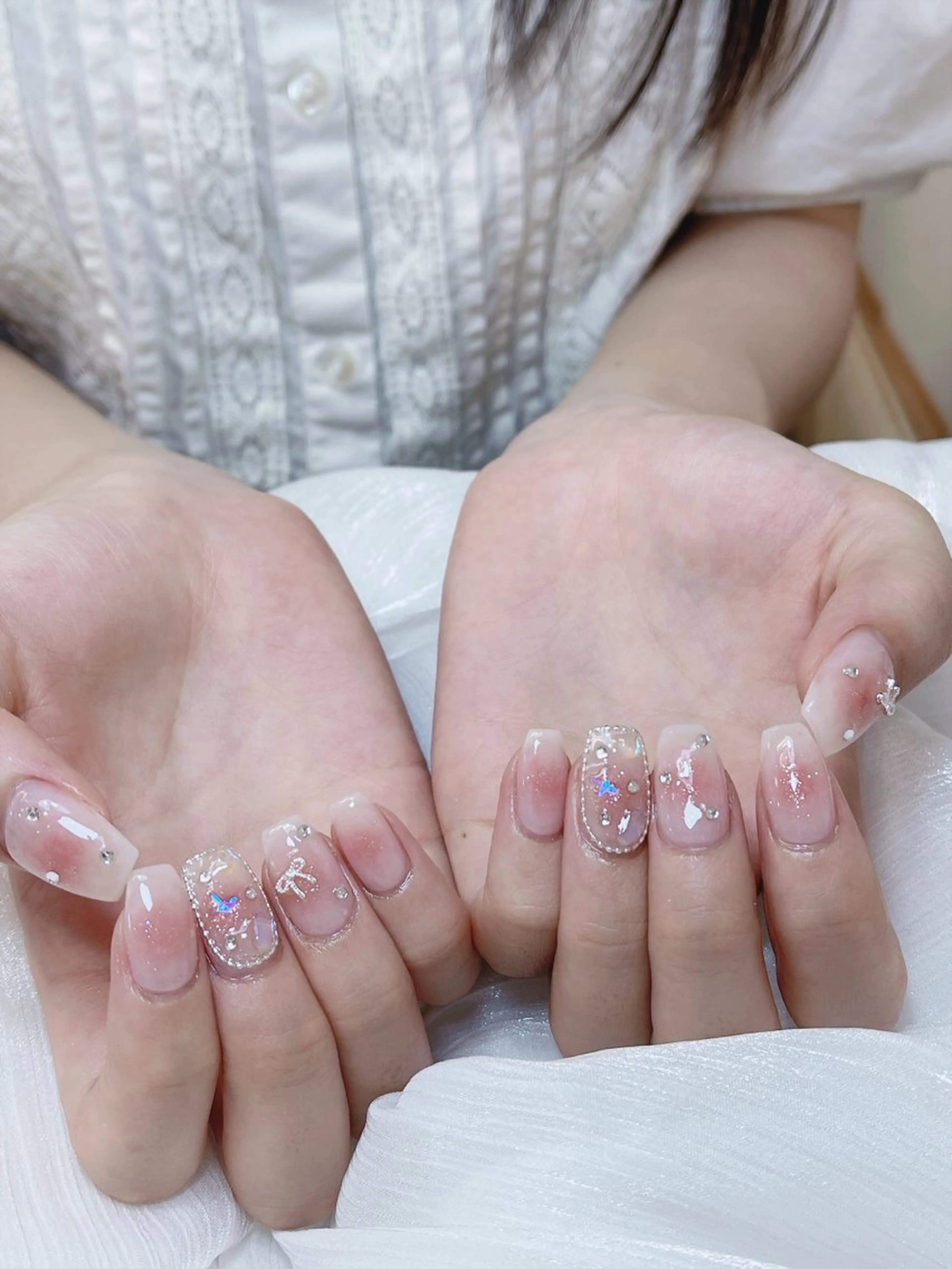 ネイル チークネイル フレンチネイル グラデーション キラキラネイル 韓国ネイル ハンドネイル DUO MI所属・DUO   MI nail salonのネイルデザイン