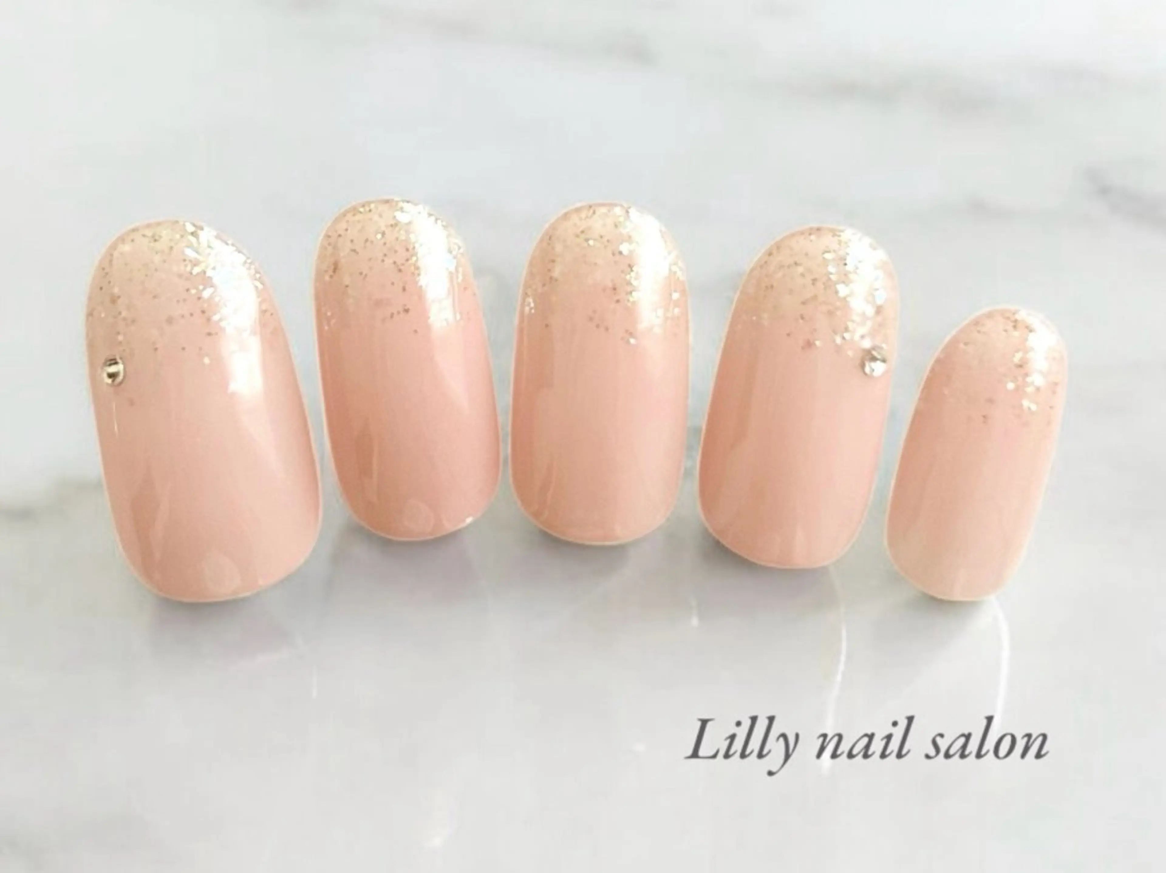 ネイル Lilly nail Mikuのネイルデザイン