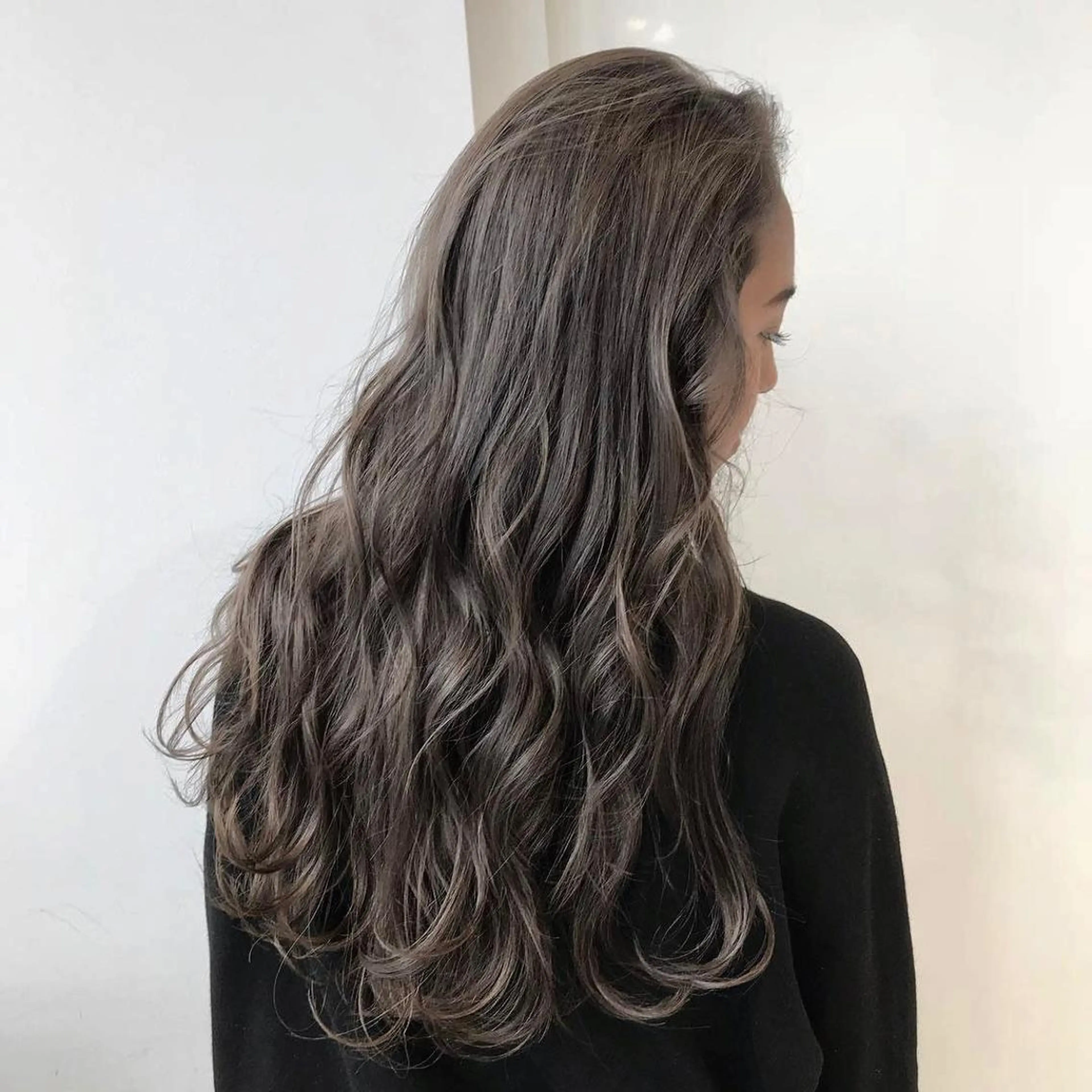 ロング カラー グレージュ ハイライトカラー ハイライト Remore所属・中塚 義人のヘアスタイル