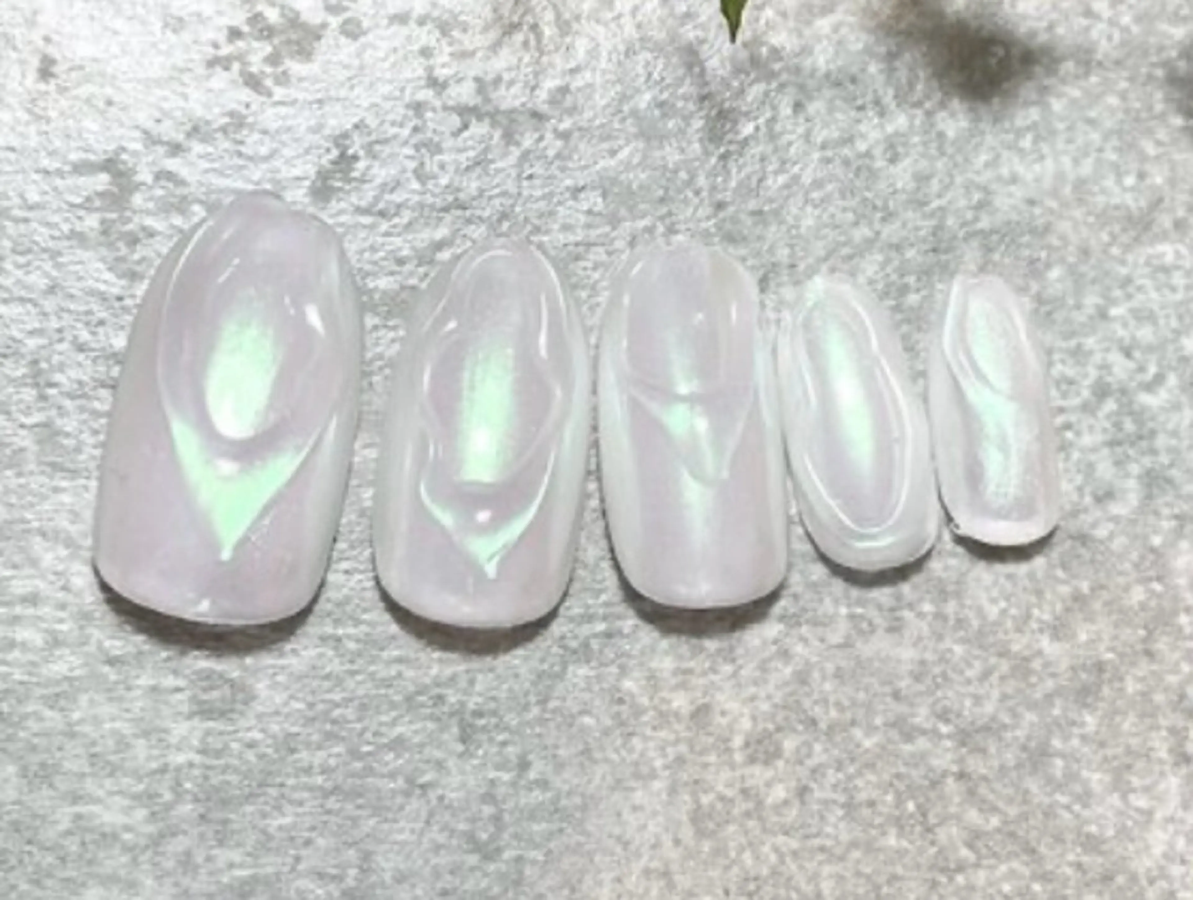 ネイル Nest 岩崎のネイルデザイン