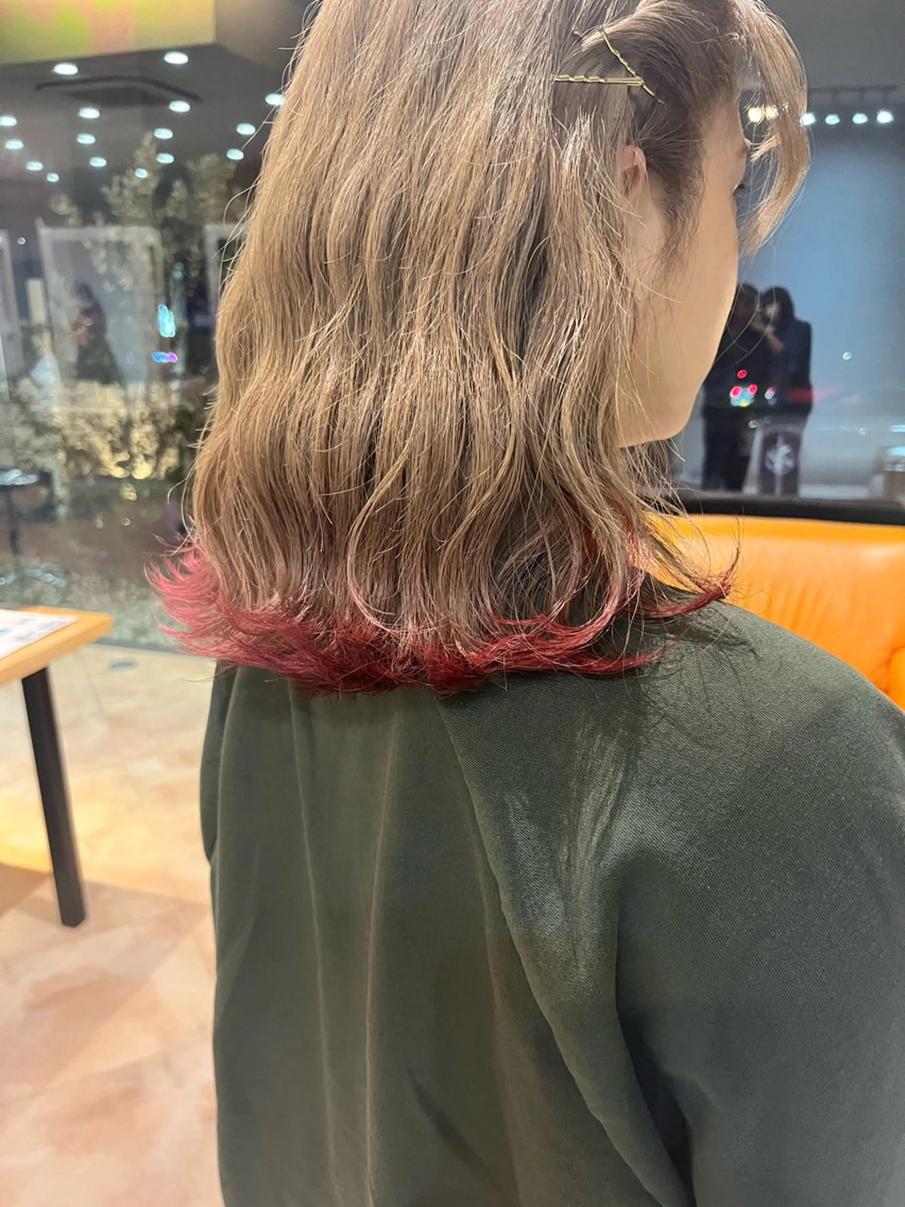 カラー ベージュカラー ミルクティーベージュ ヘアカラー トリートメント 犬塚 梨花のヘアスタイル