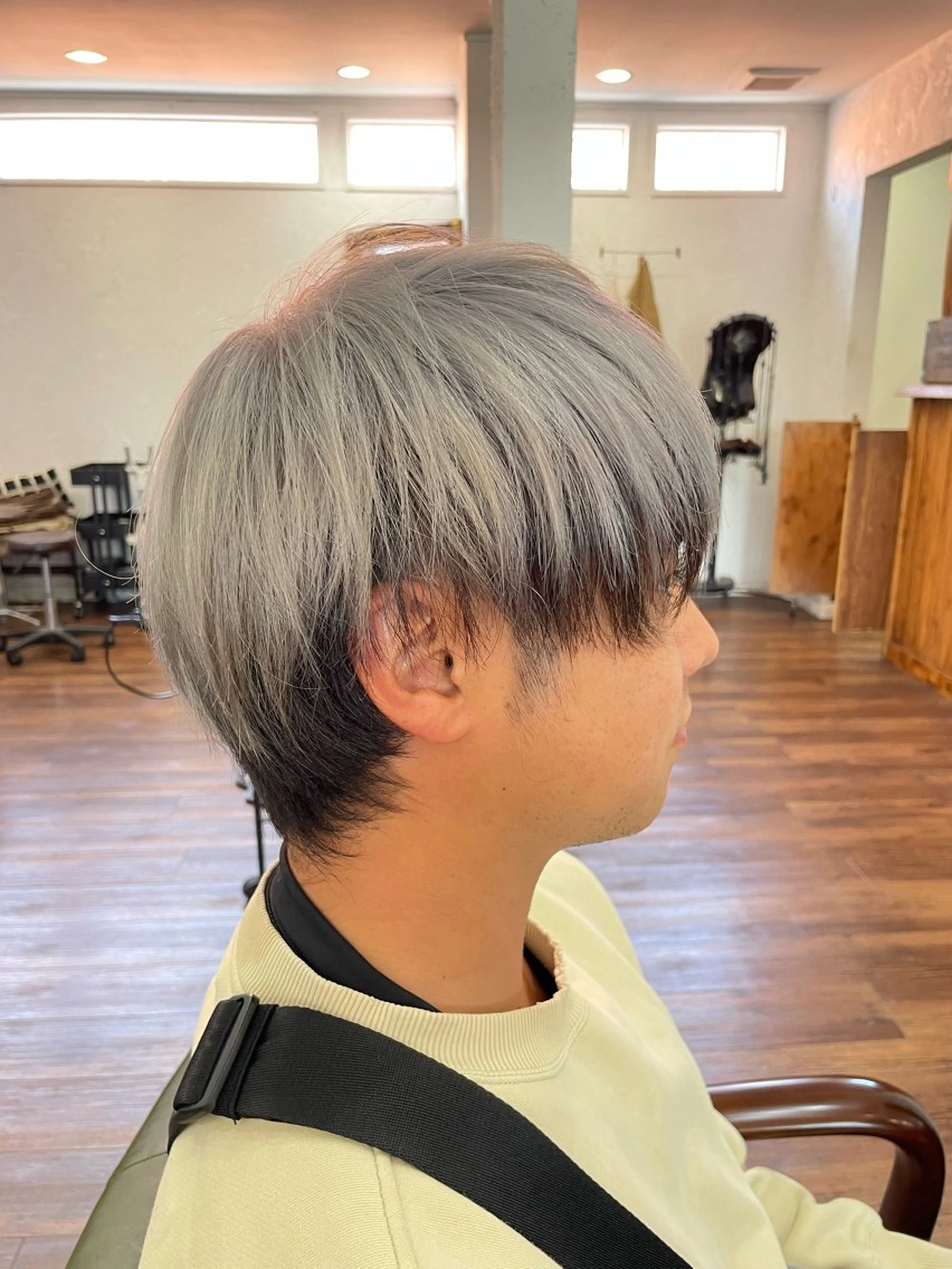 メンズ メンズブリーチ メンズハイトーン REGISTA hair  works所属・下林 雅明のヘアスタイル