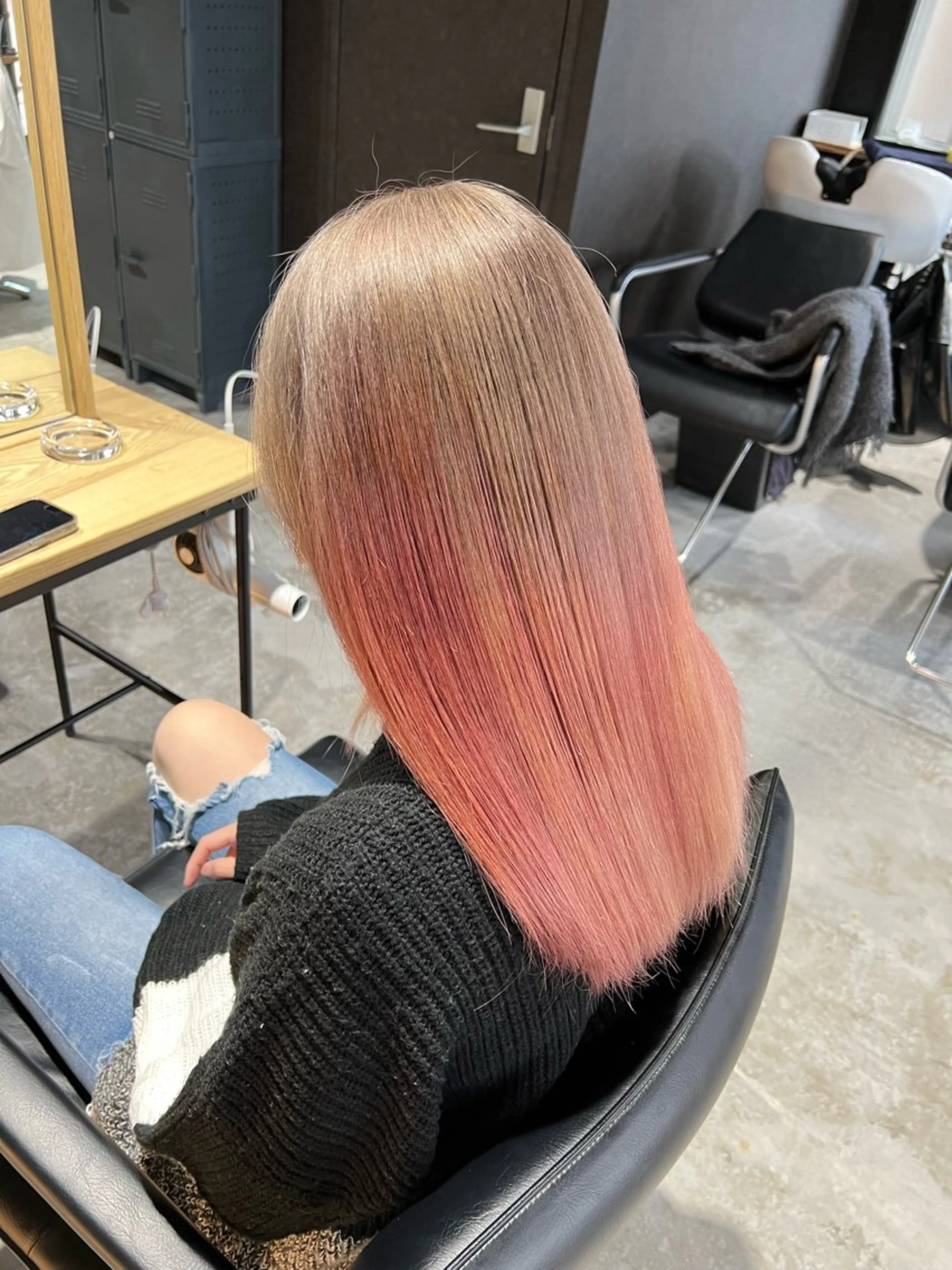 カラー 久永 菫のヘアスタイル