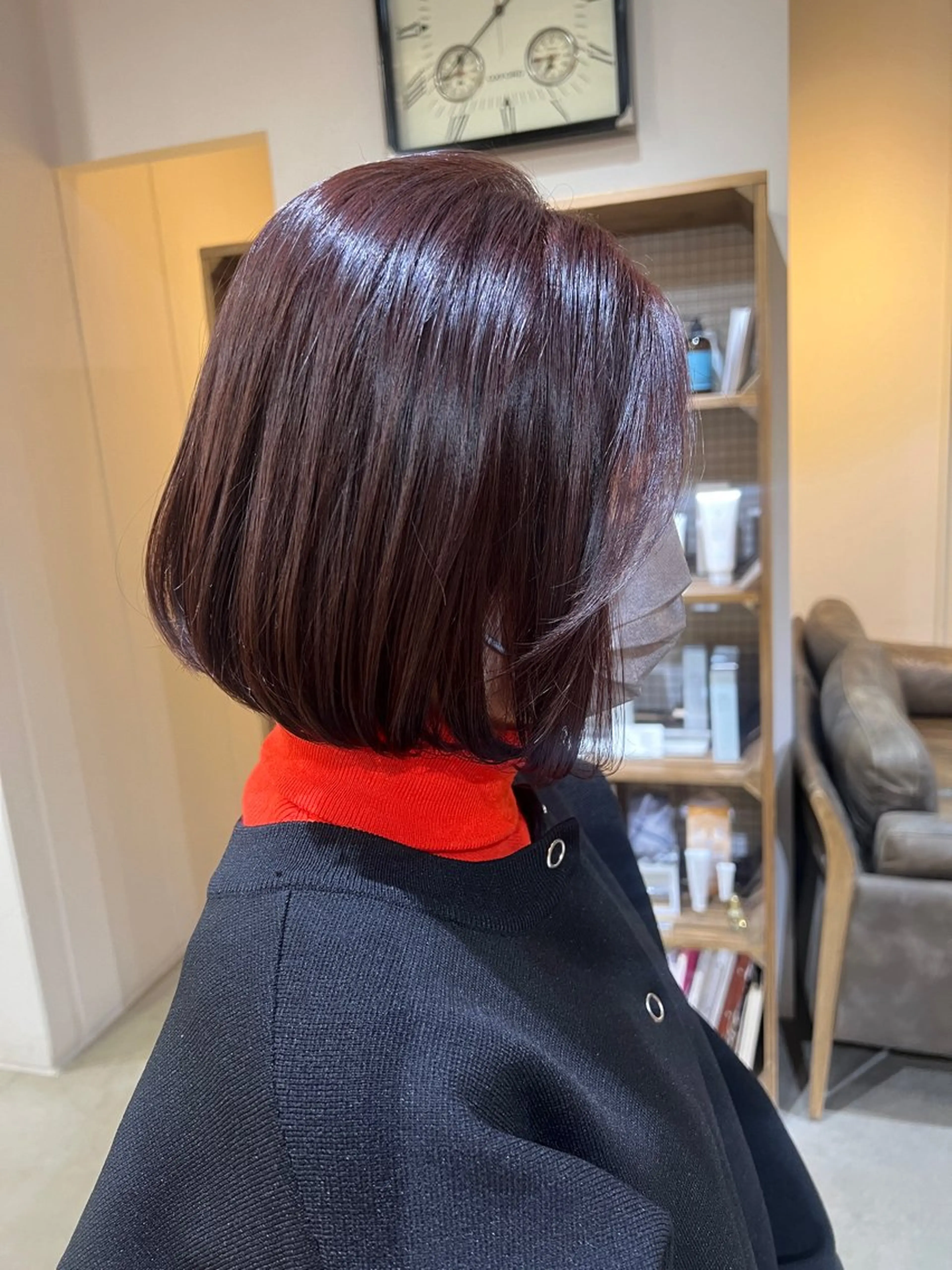 ショート カラー カシス レッドカラー beleefric 🩵黒木芽衣のヘアスタイル