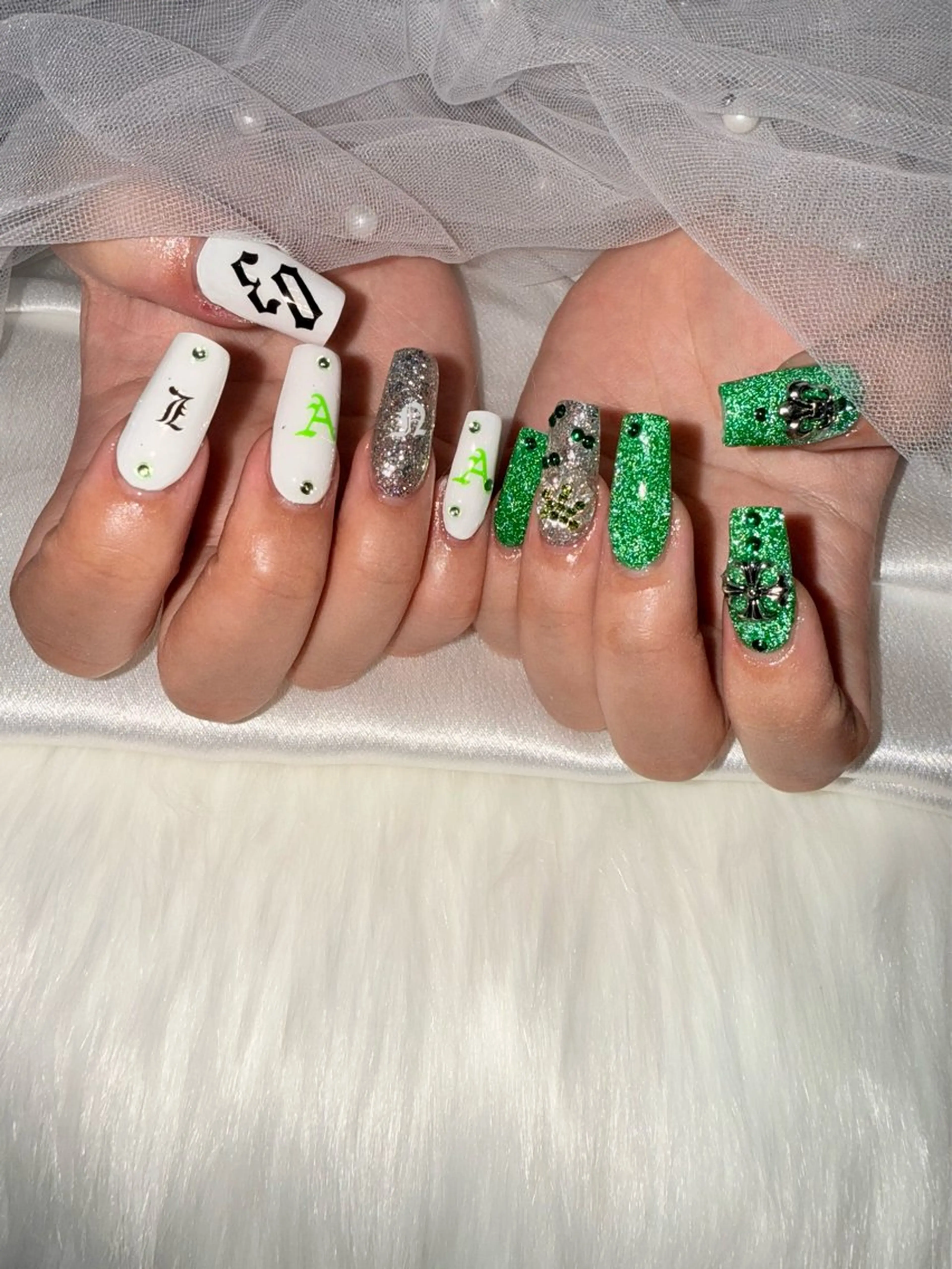 ミディアム ハンドネイル LAMB所属・🌹Belle Nail🌹のネイルデザイン