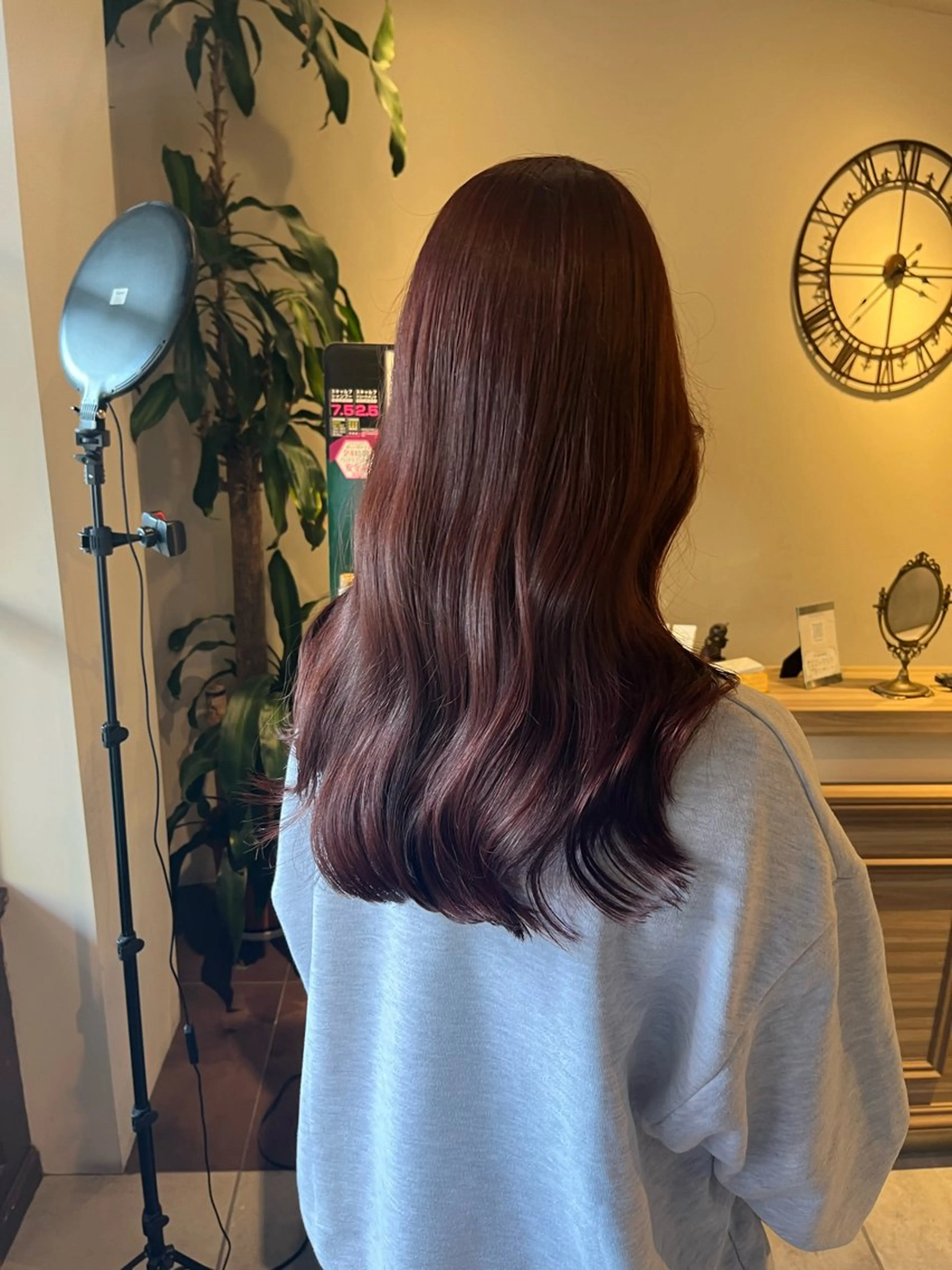 ロング カラー ボルドーカラー ブラウンカラー カシス ヘアカラー トリートメント 川越 輝梨奈のヘアスタイル