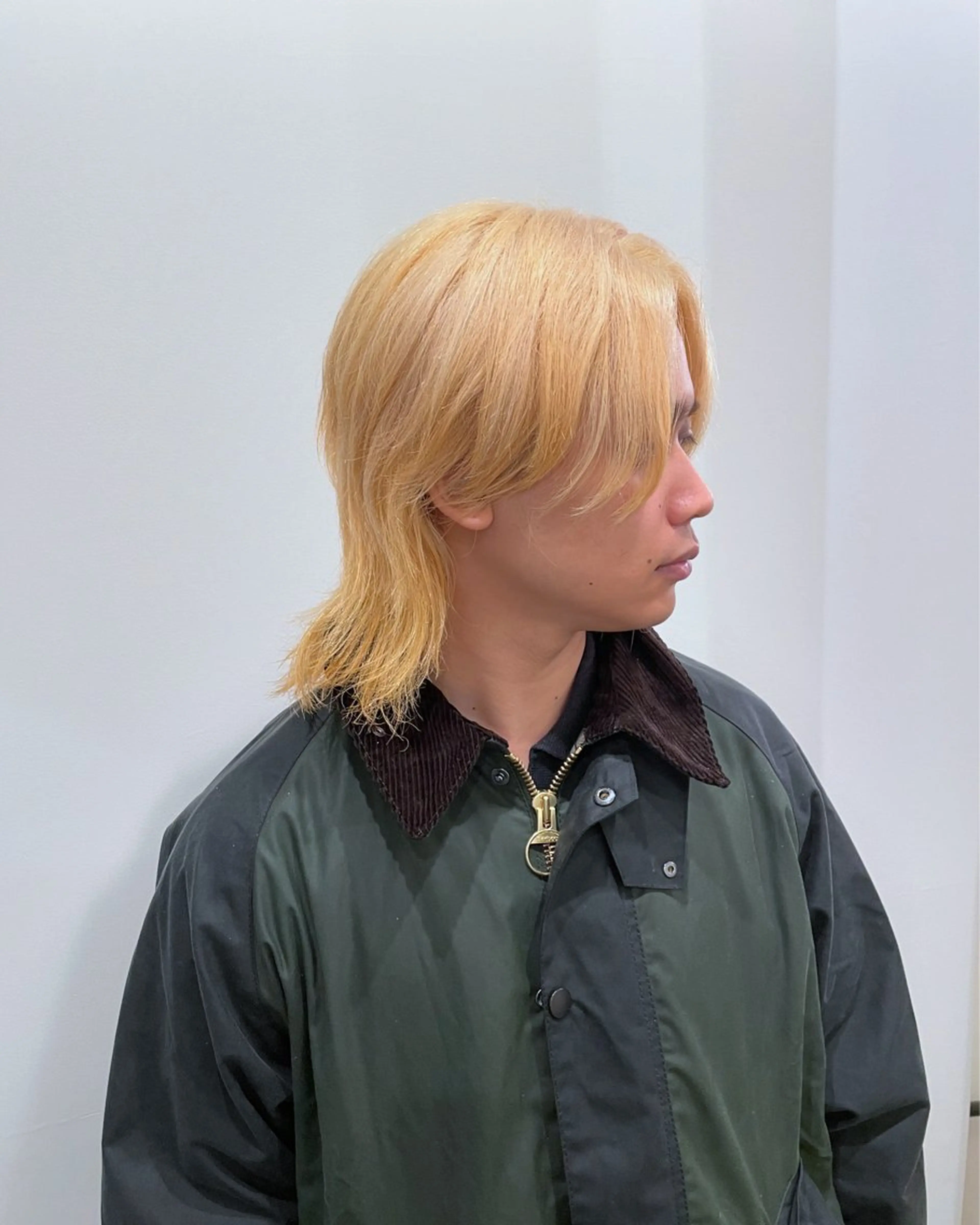 ショート カラー ブリーチ ダブルカラー ヘアカラー トリートメント 透け感カラー🫧 加納トモヒロのヘアスタイル