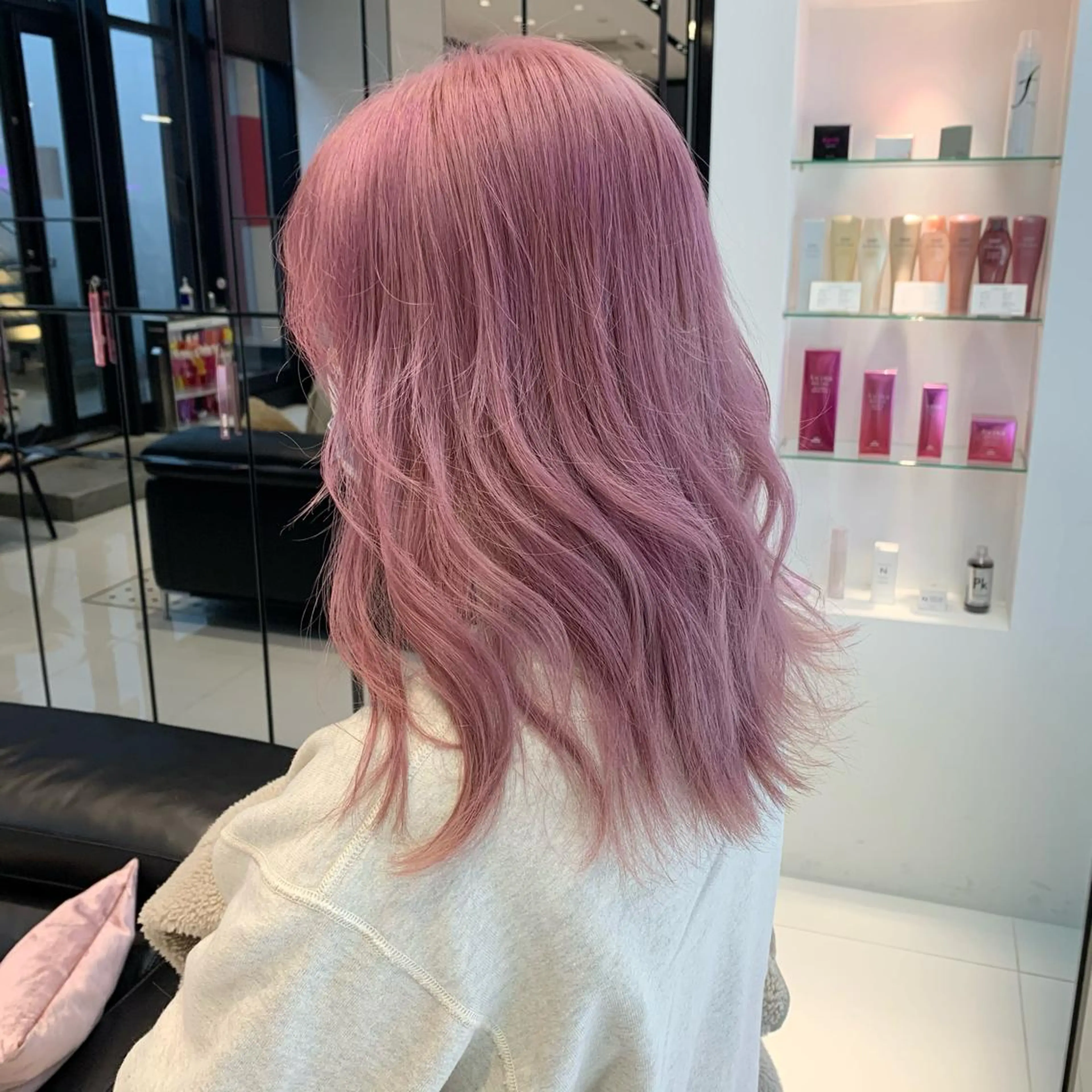 ミディアム カラー ピンクカラー カット ヘアカラー ハッシュカット/ハイ トーン/MANAMIのヘアスタイル