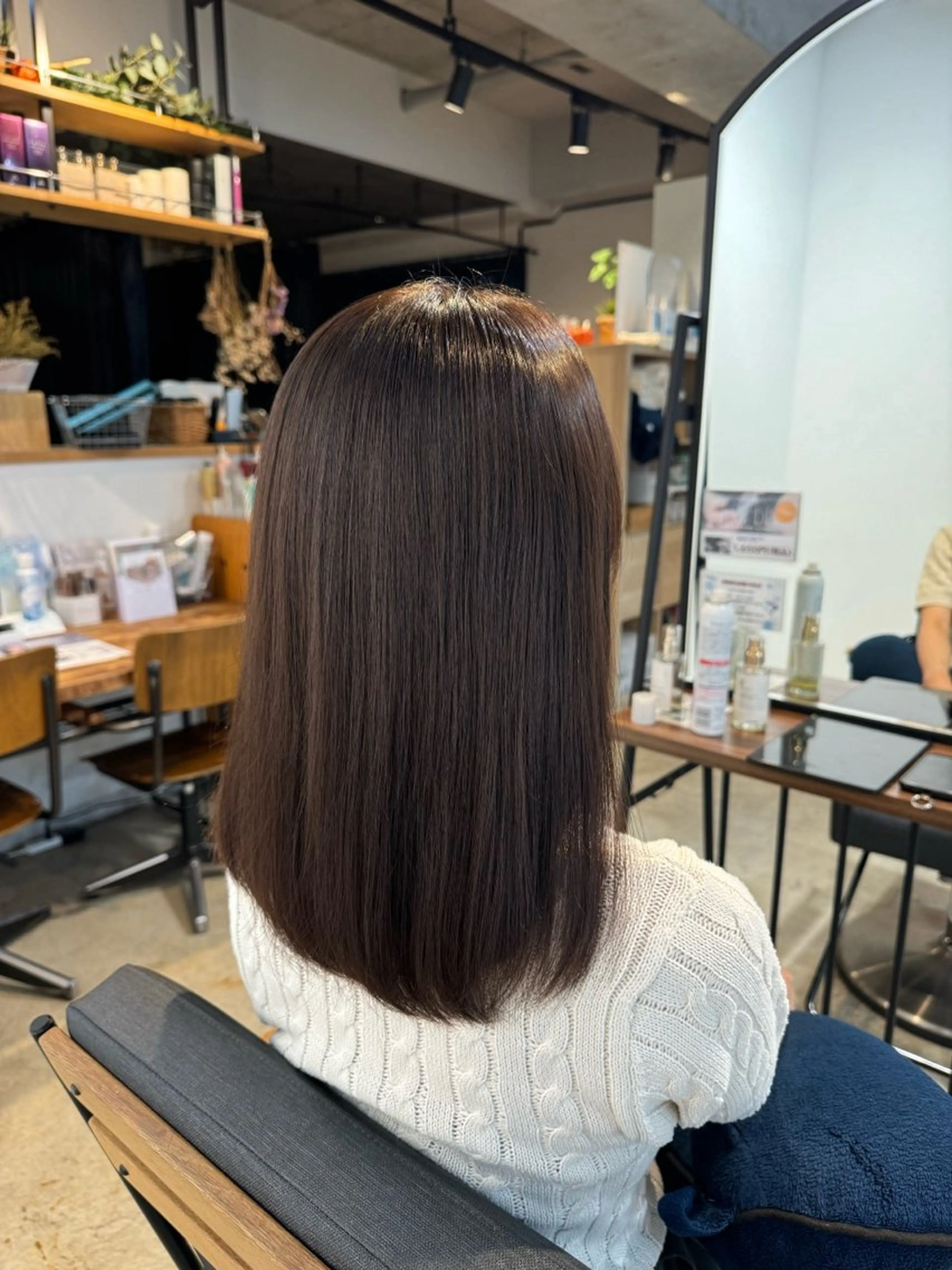 ミディアム カラー グレージュ 渡邉 涼香のヘアスタイル