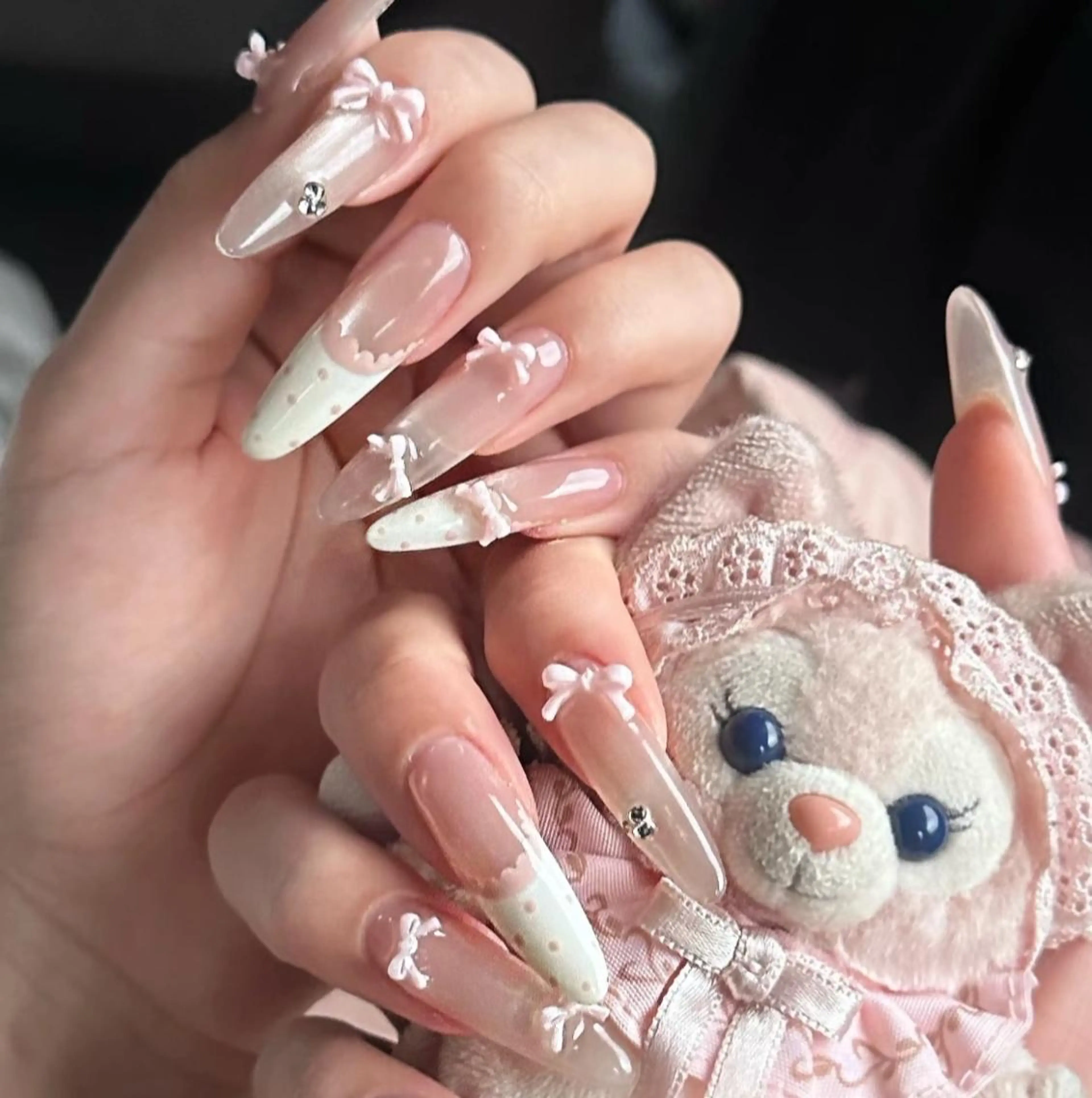 ネイル りんか🪽 ワンホンネイル🍬のネイルデザイン