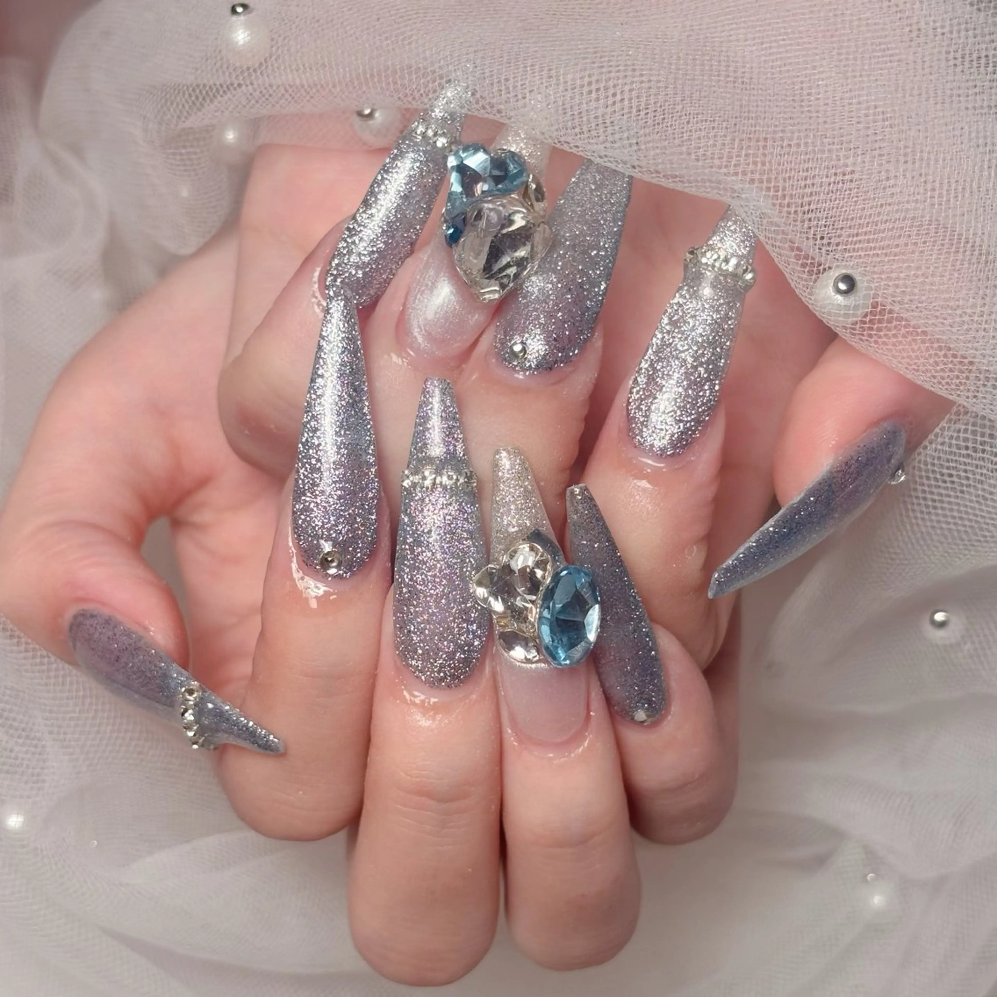 ロング 韓国風ヘア ハンドネイル Iris byEMILIAnail所属・Iris anjuのネイルデザイン