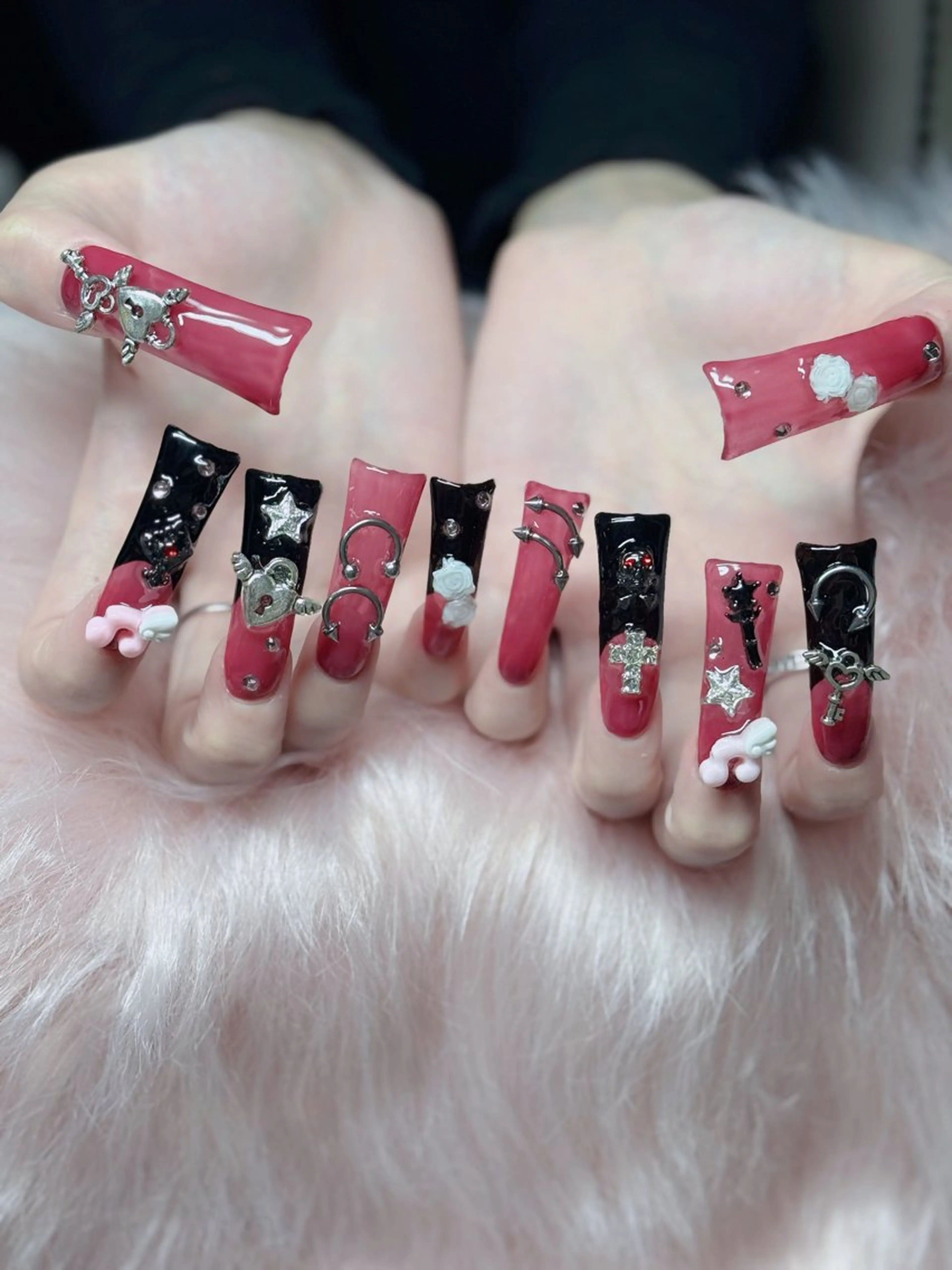 ネイル オーロラネイル フレンチネイル ジェルネイル ハロウィン キラキラネイル H.baby Nail Salon所属・H.baby Nail Salonのネイルデザイン