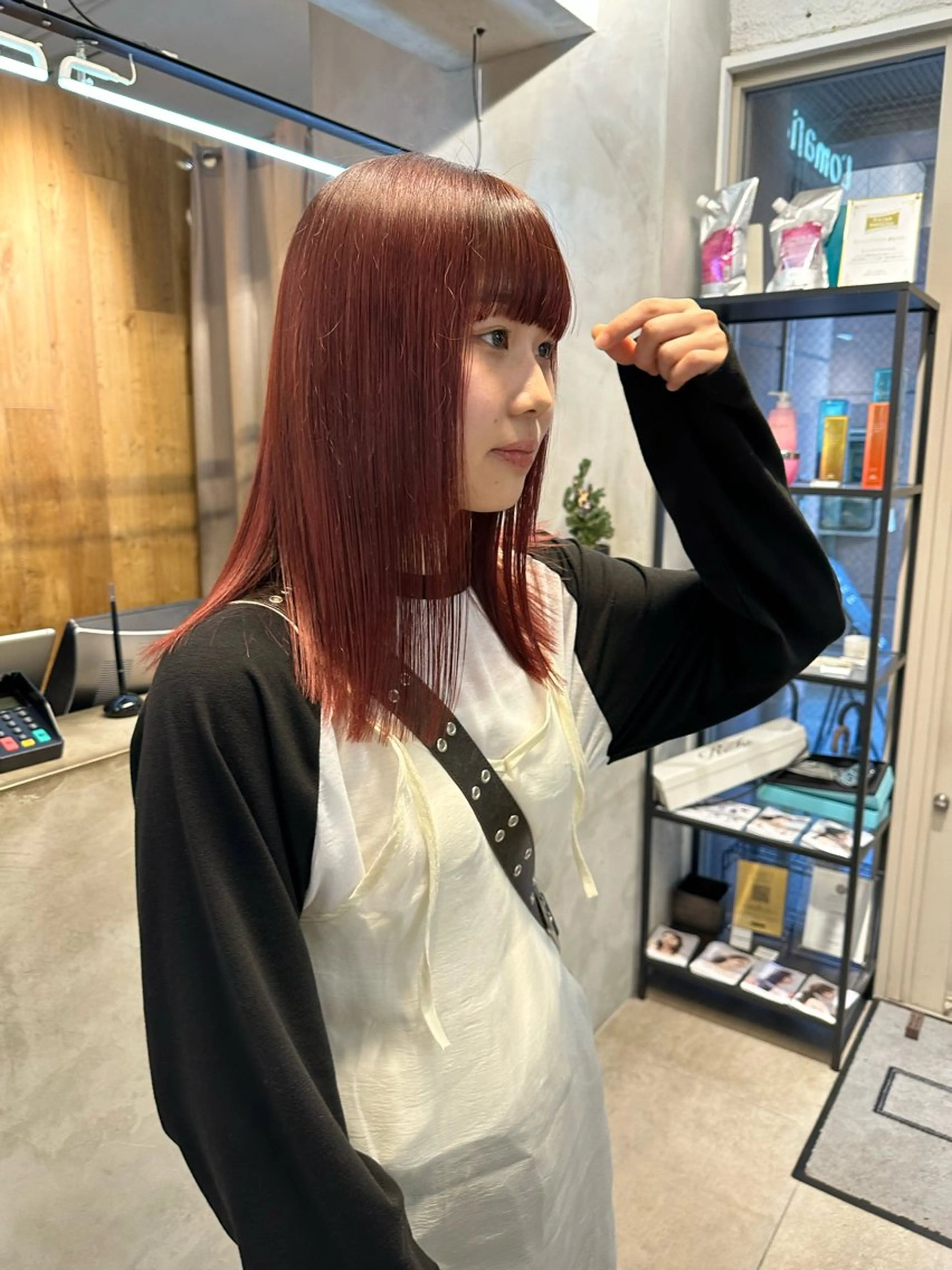 ミディアム カラー ブリーチ ハイトーンカラー ブリーチなしカラー ボブ REINA☁️透明感 カラー/ぷつっと♡のヘアスタイル