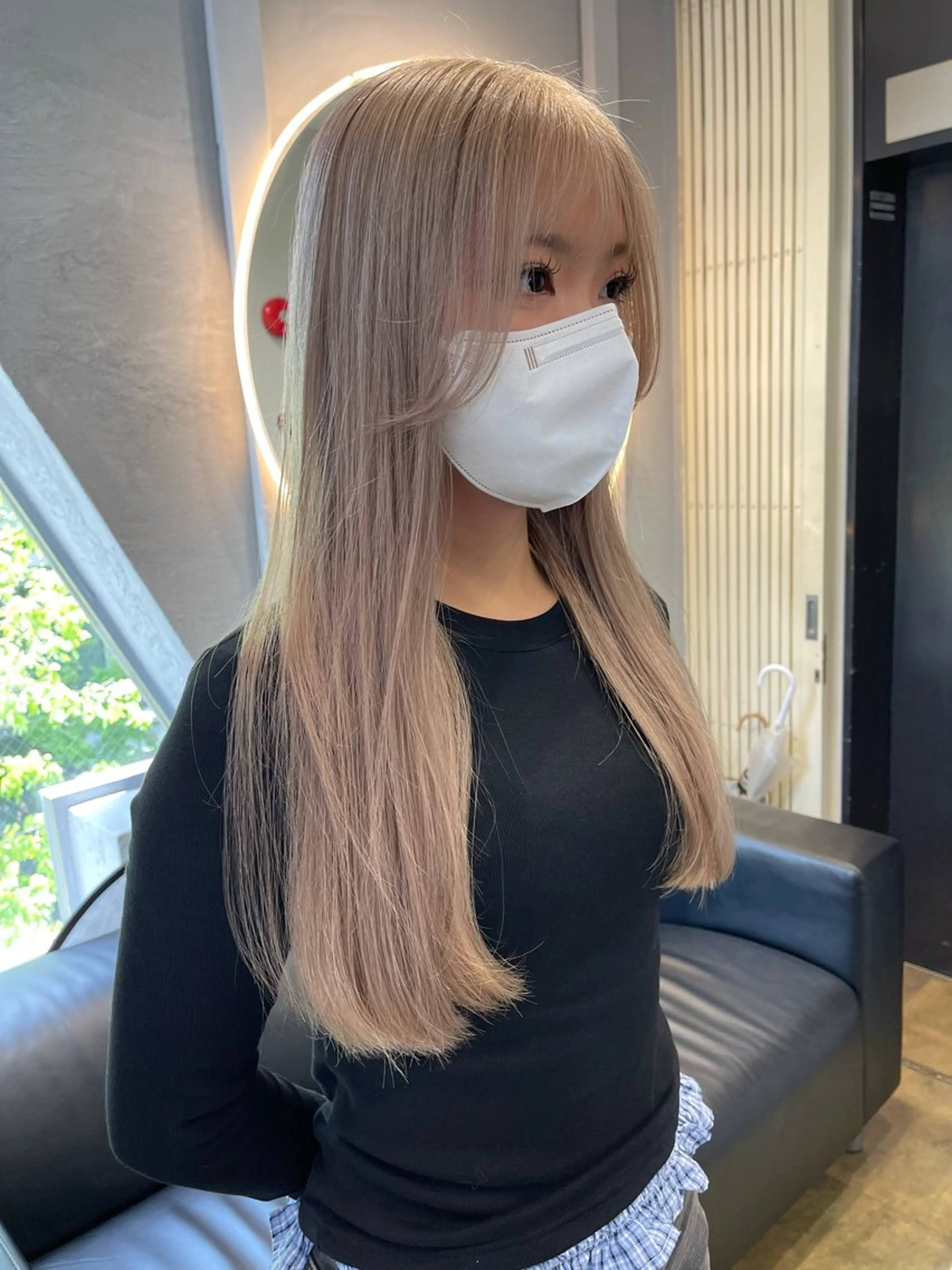 ロング カラー ベージュカラー ブリーチ ケアブリーチ デザインカラー ダブルカラー ヘアカラー トリートメント 宮崎　達也 ブリーチ／レイヤーのヘアスタイル