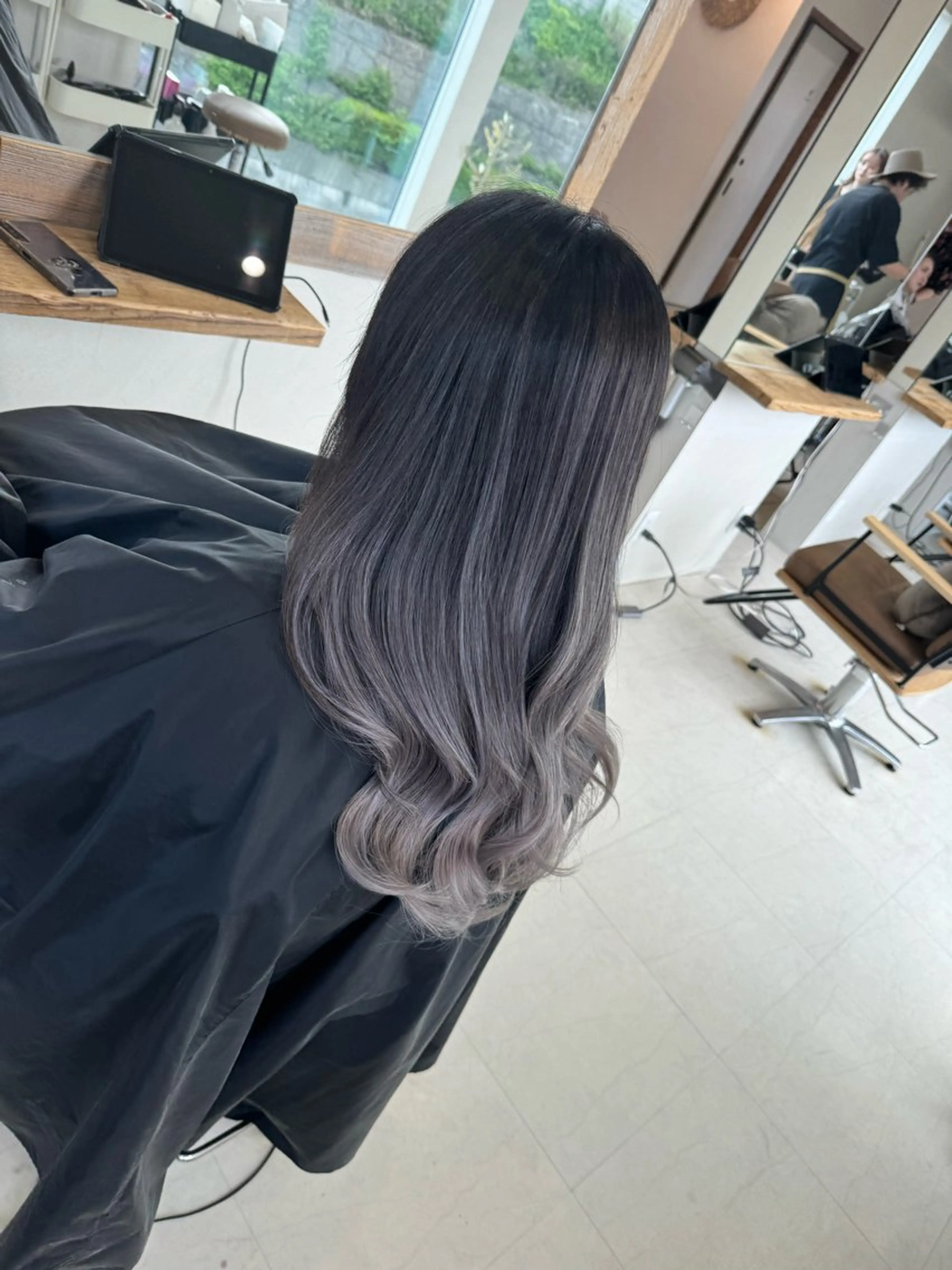 ロング ヘアカラー アルーナビューティデザイン所属・鈴木 妃帆未のヘアスタイル