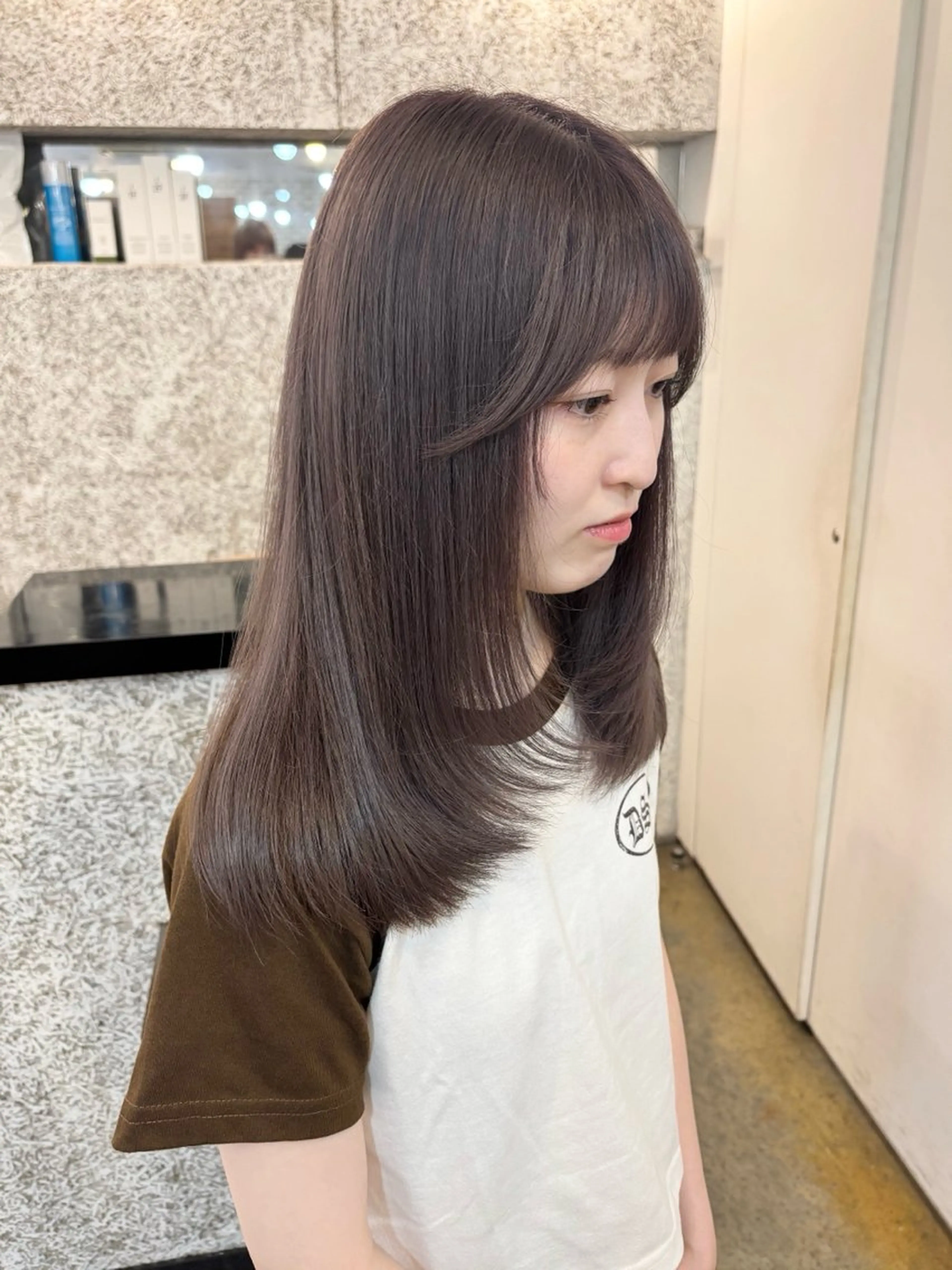 ミディアム カラー ブリーチ 透明感カラー グレージュ ラベンダーカラー ラベンダーグレージュ カット ヘアカラー トリートメント 米中 杏里のヘアスタイル