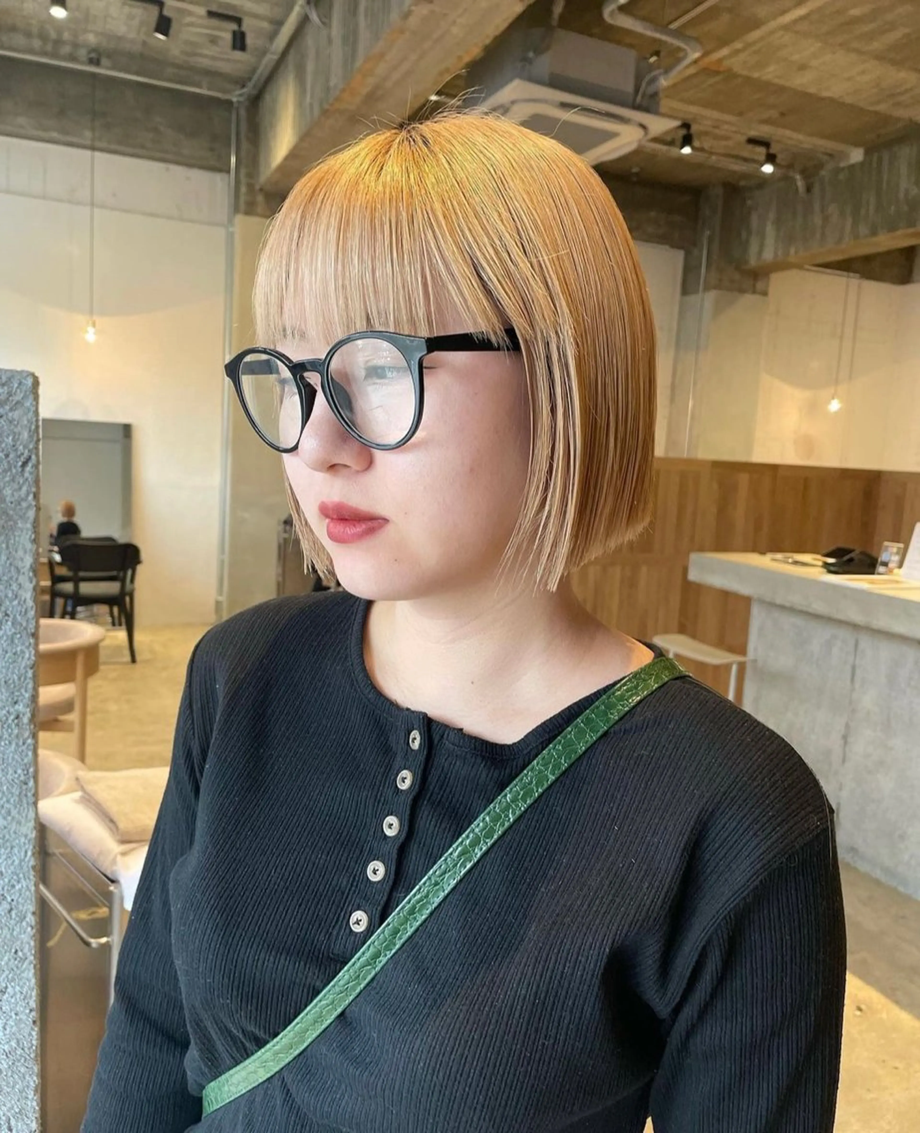 ミディアム 藤井 美歩/赤髪のヘアスタイル