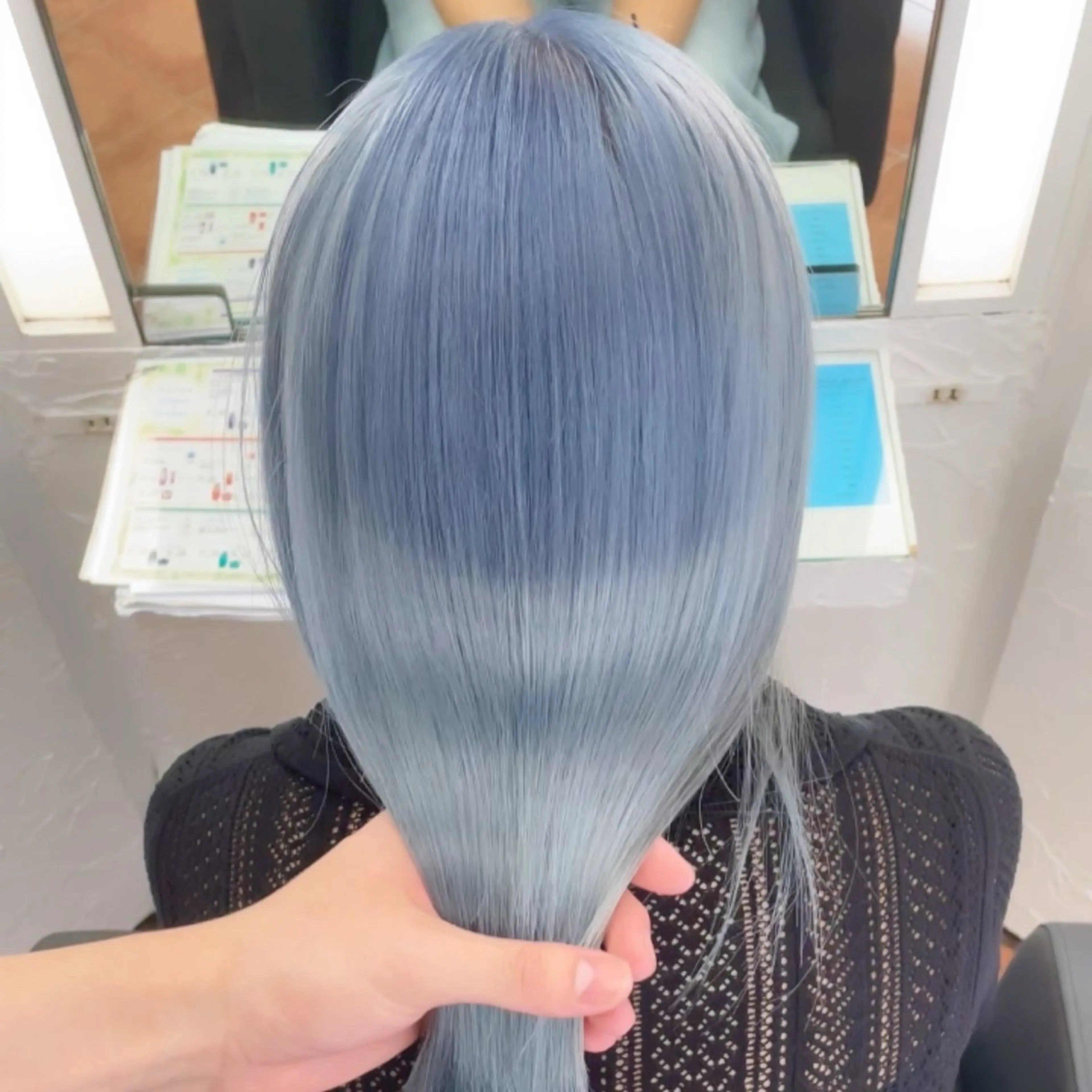 ロング カラー ブリーチ ブルーカラー ケアブリーチ ハイトーンカラー ブリーチなしピンク 赤井龍斗のヘアスタイル