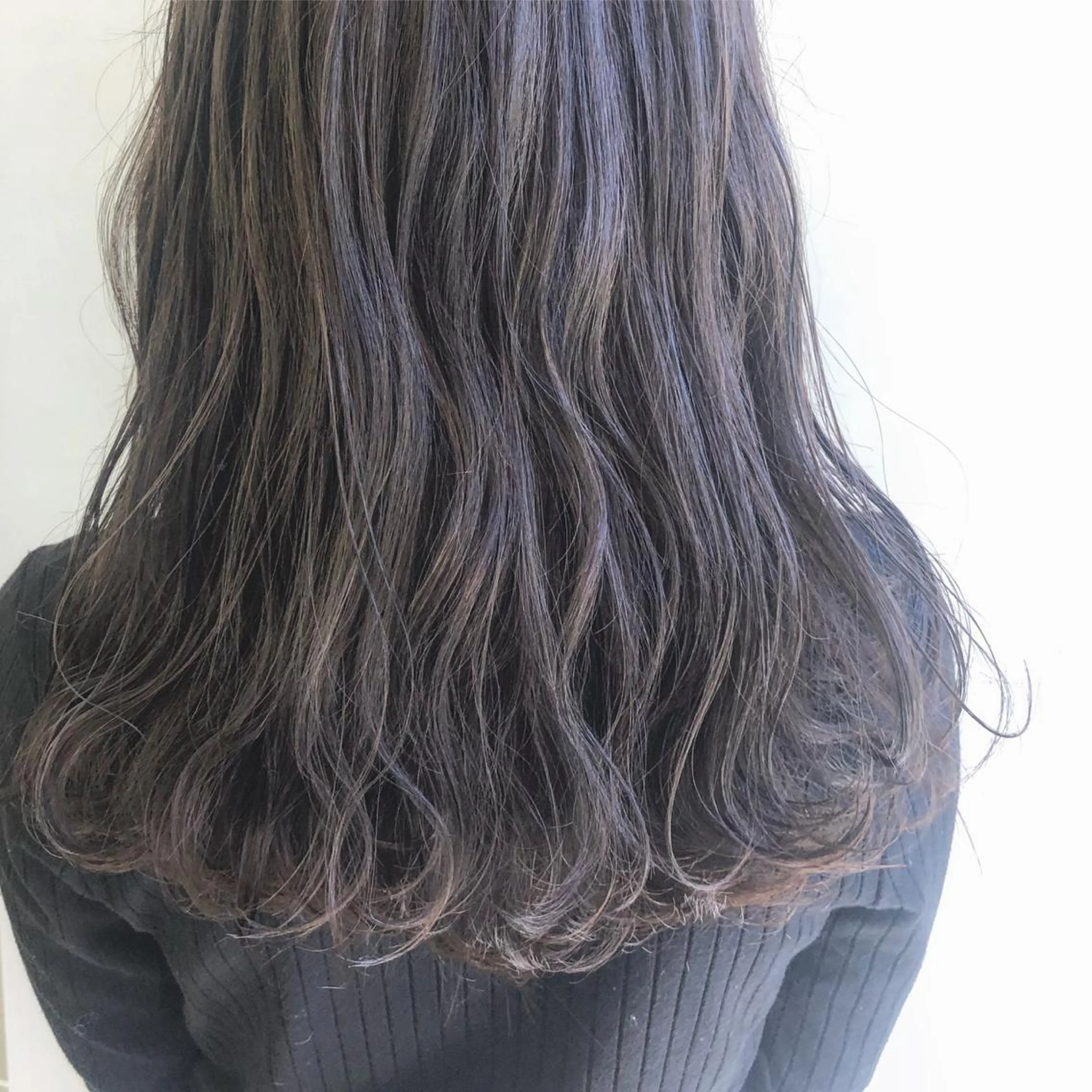 セミロング カラー グレージュ カット ヘアカラー 齋藤 咲のヘアスタイル