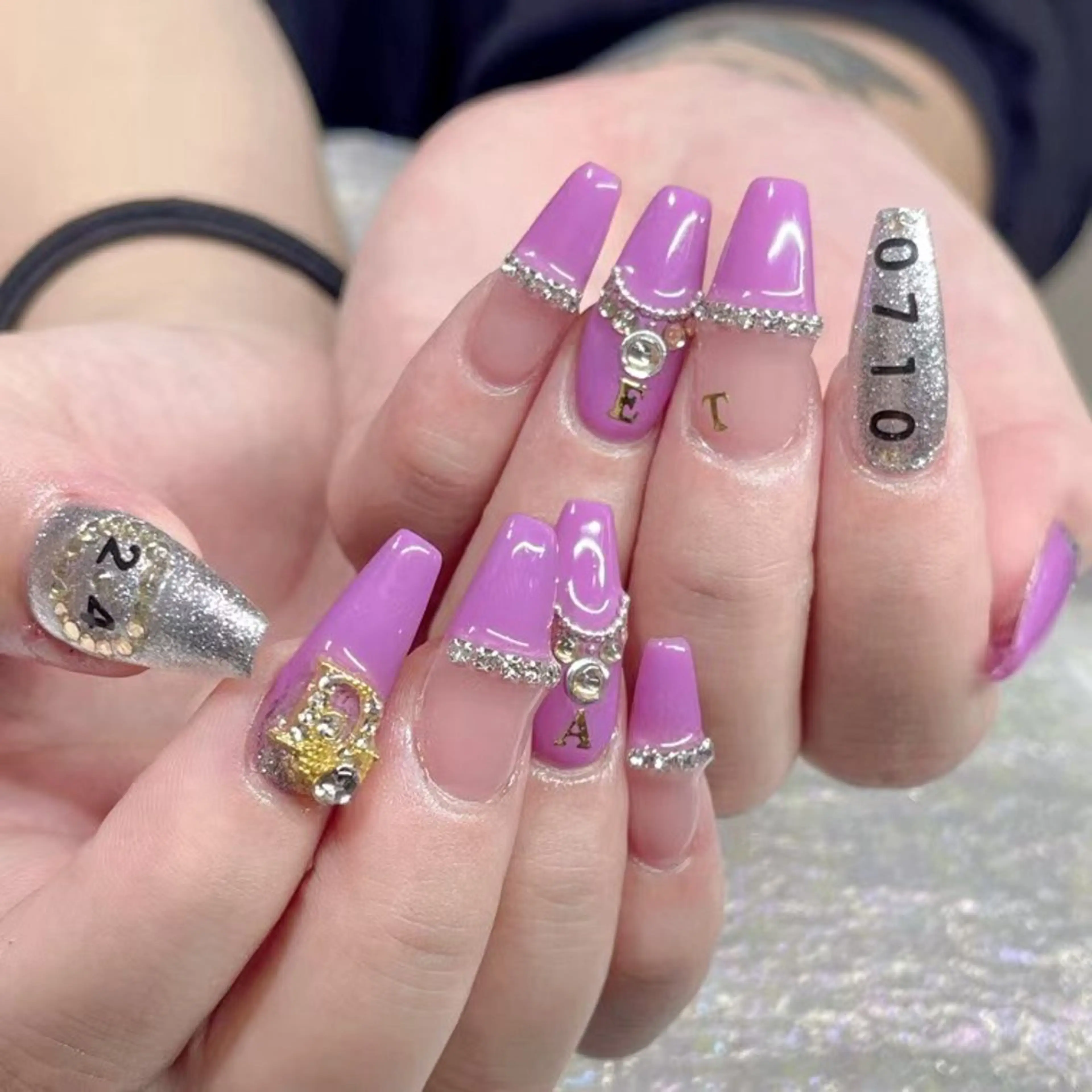 ネイル ハンドネイル Queens マオのネイルデザイン